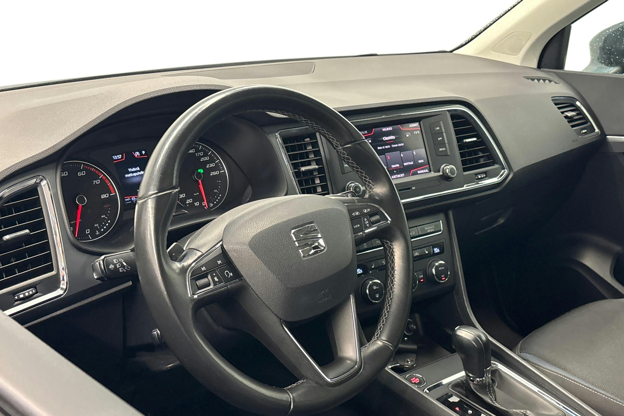 harmaa SEAT Ateca 2019 kuva 7.