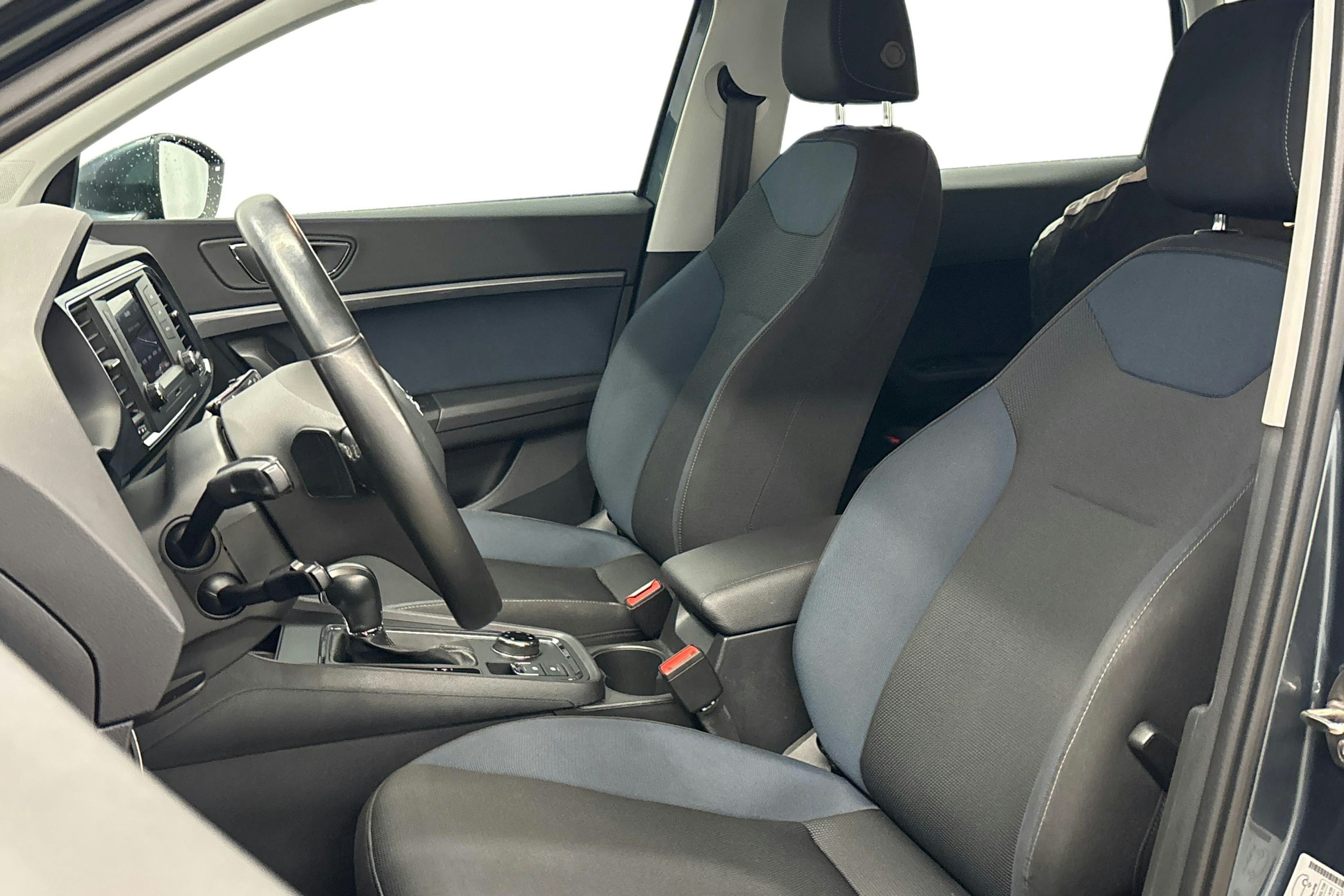 harmaa SEAT Ateca 2019 kuva 9.