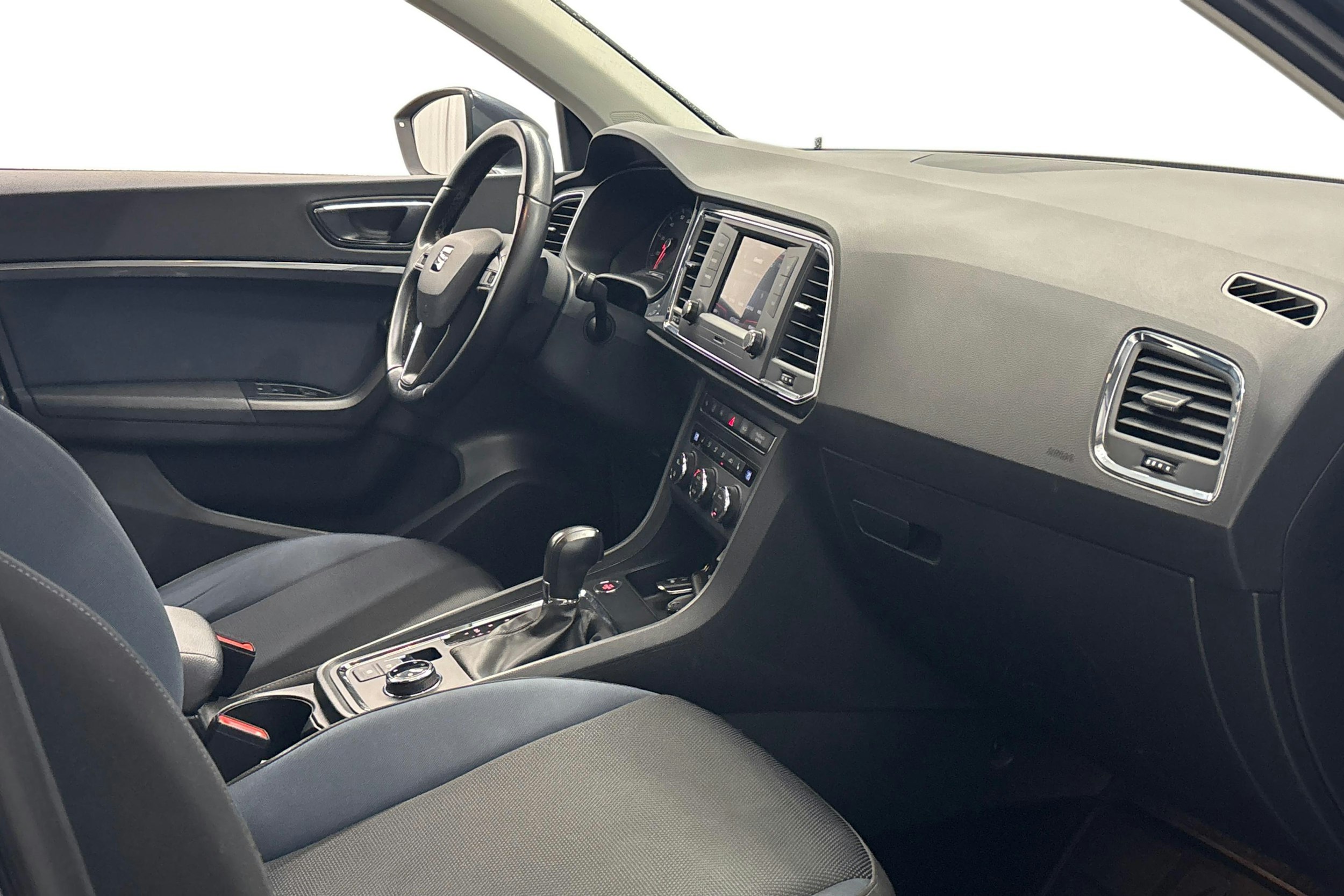 harmaa SEAT Ateca 2019 kuva 10.