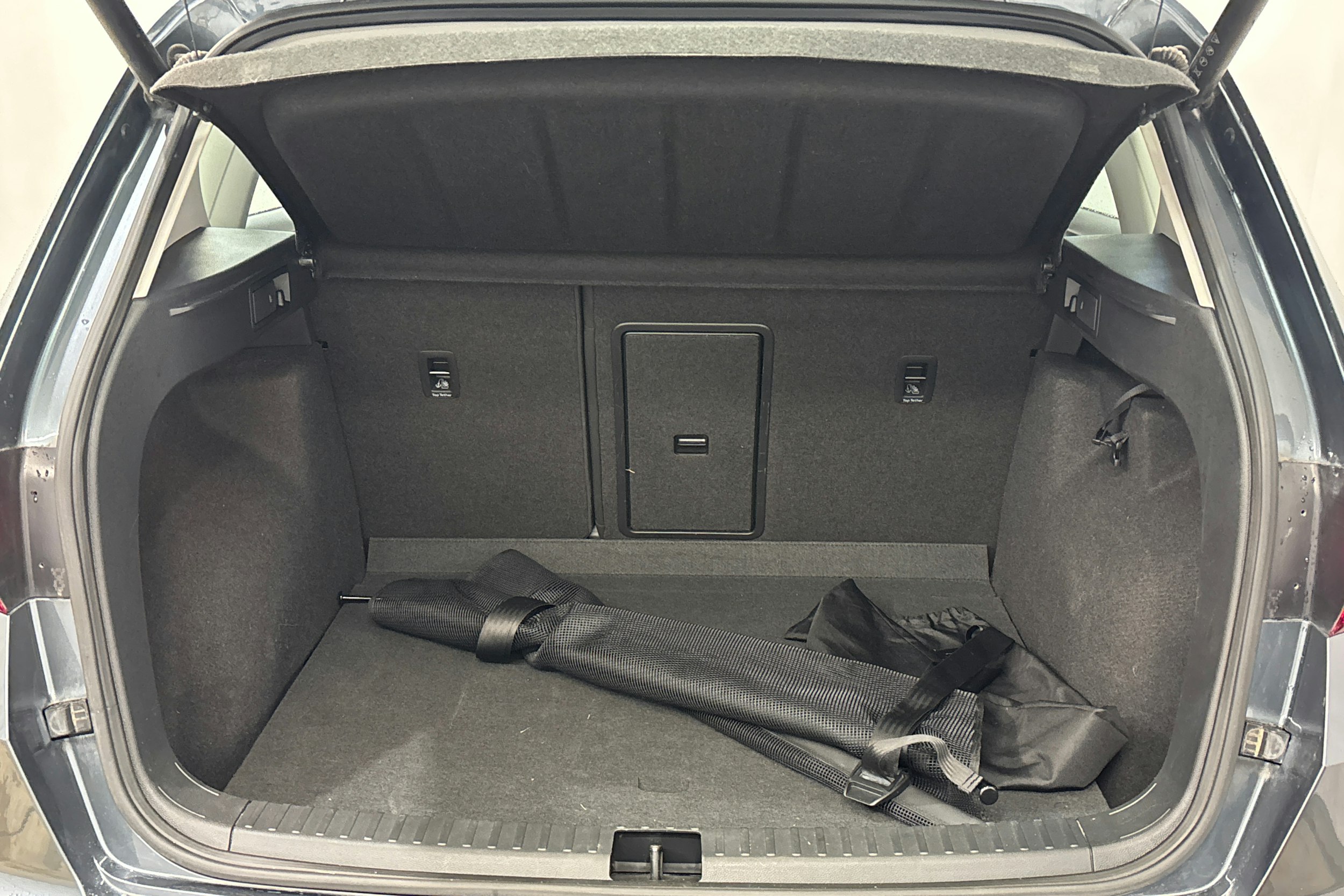 harmaa SEAT Ateca 2019 kuva 14.