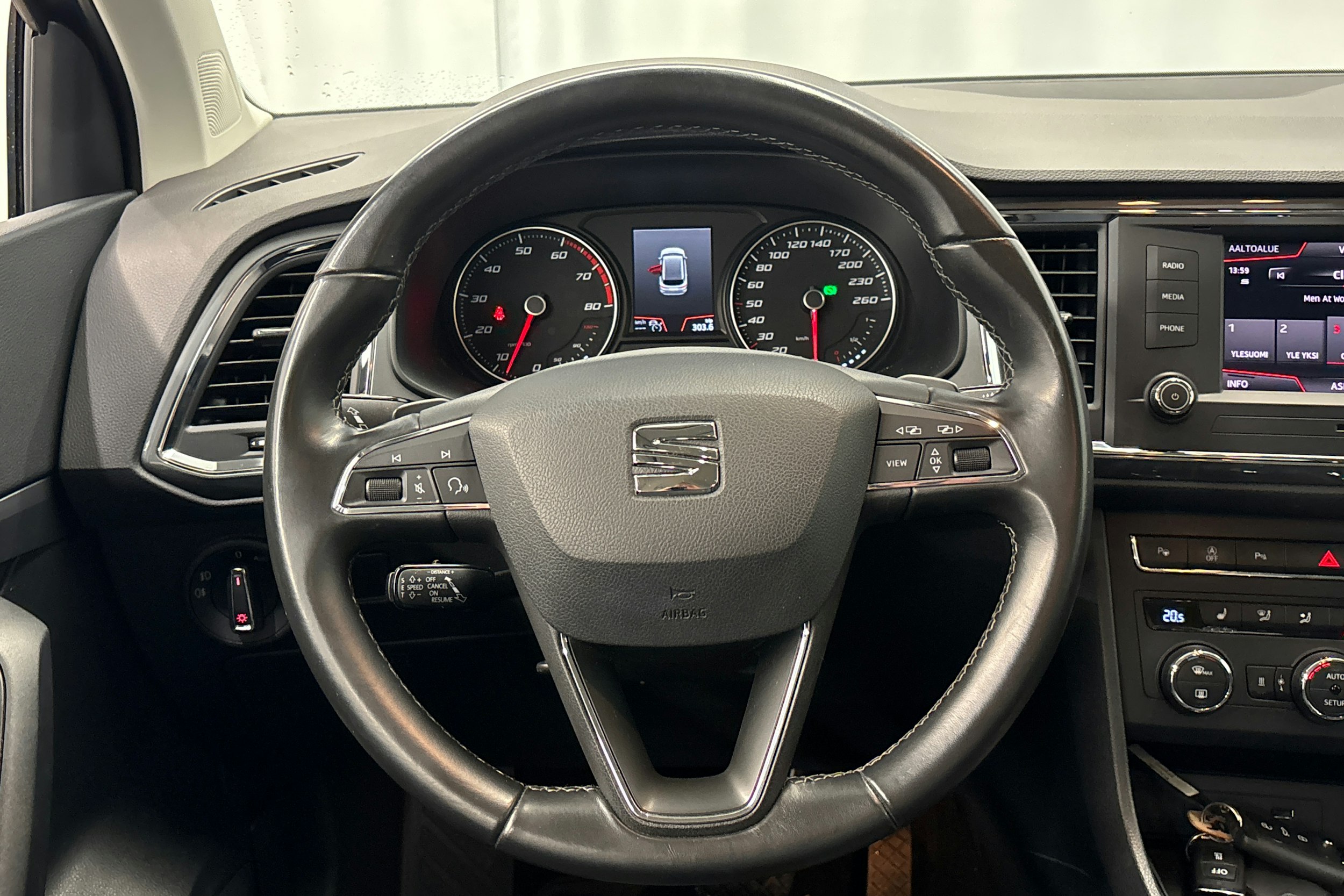 harmaa SEAT Ateca 2019 kuva 16.