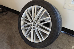 valkoinen SEAT Ateca 2020 kuva 13.