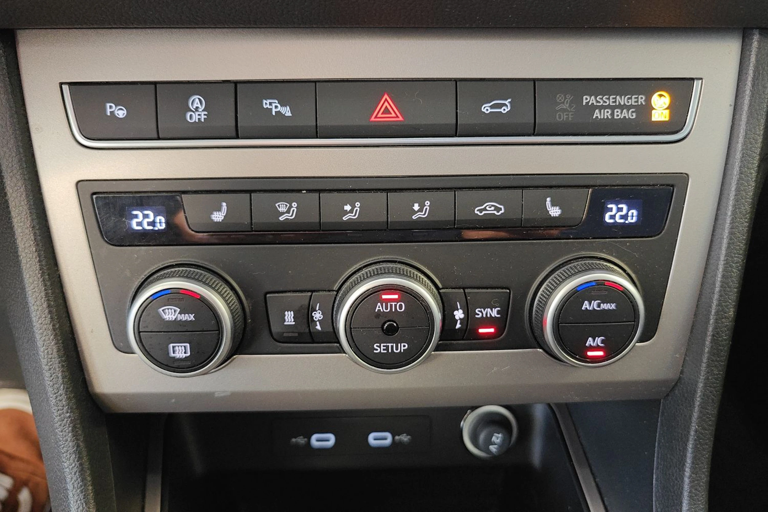 valkoinen SEAT Ateca 2020 kuva 23.