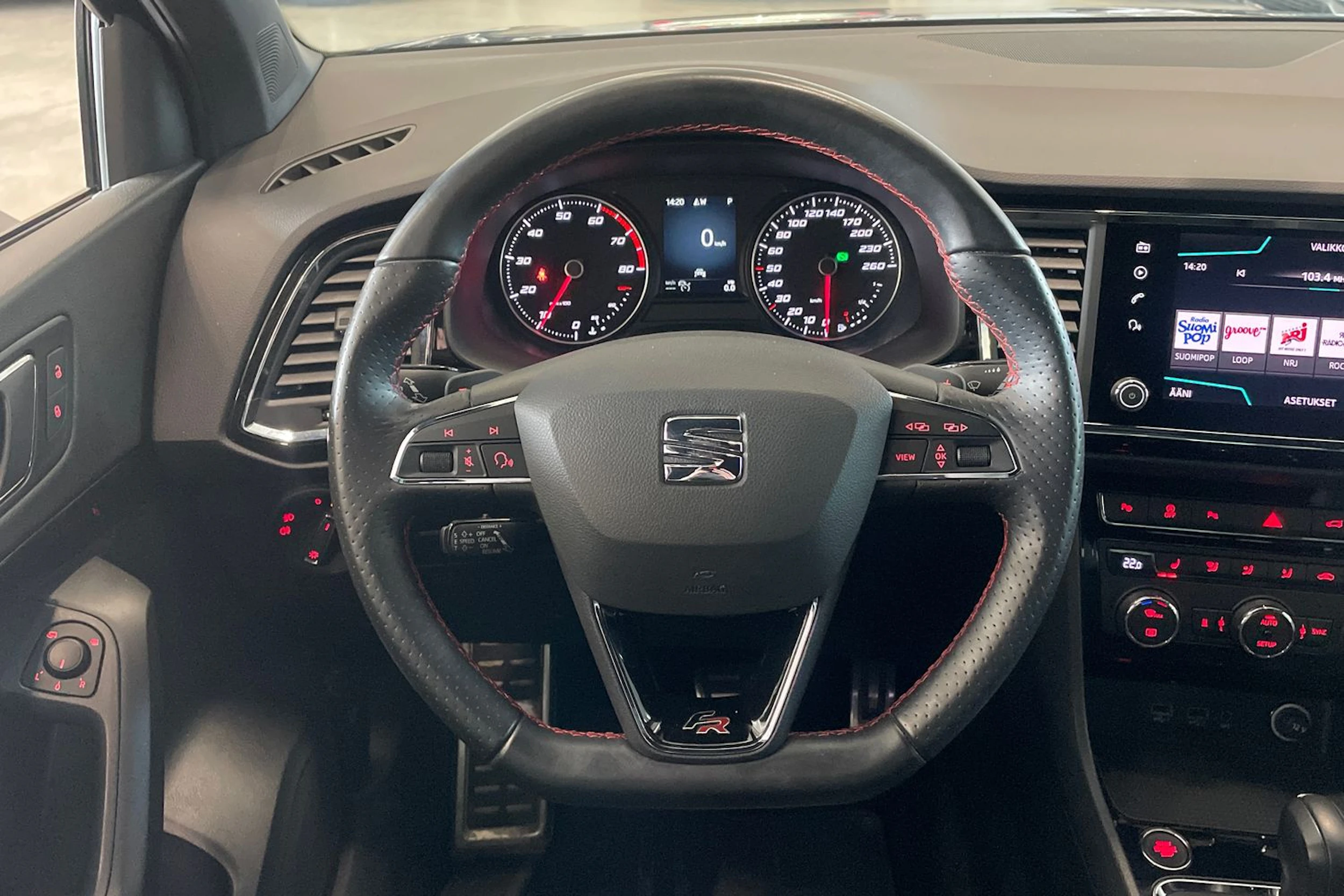 harmaa SEAT Ateca 2020 kuva 16.