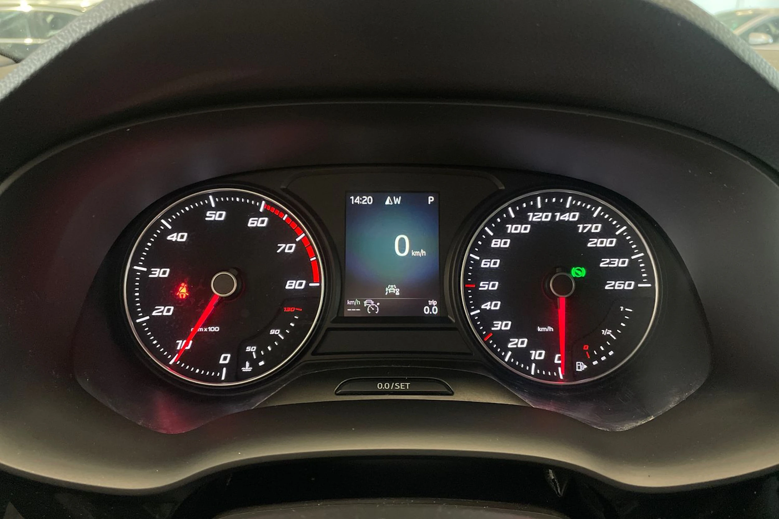 harmaa SEAT Ateca 2020 kuva 17.
