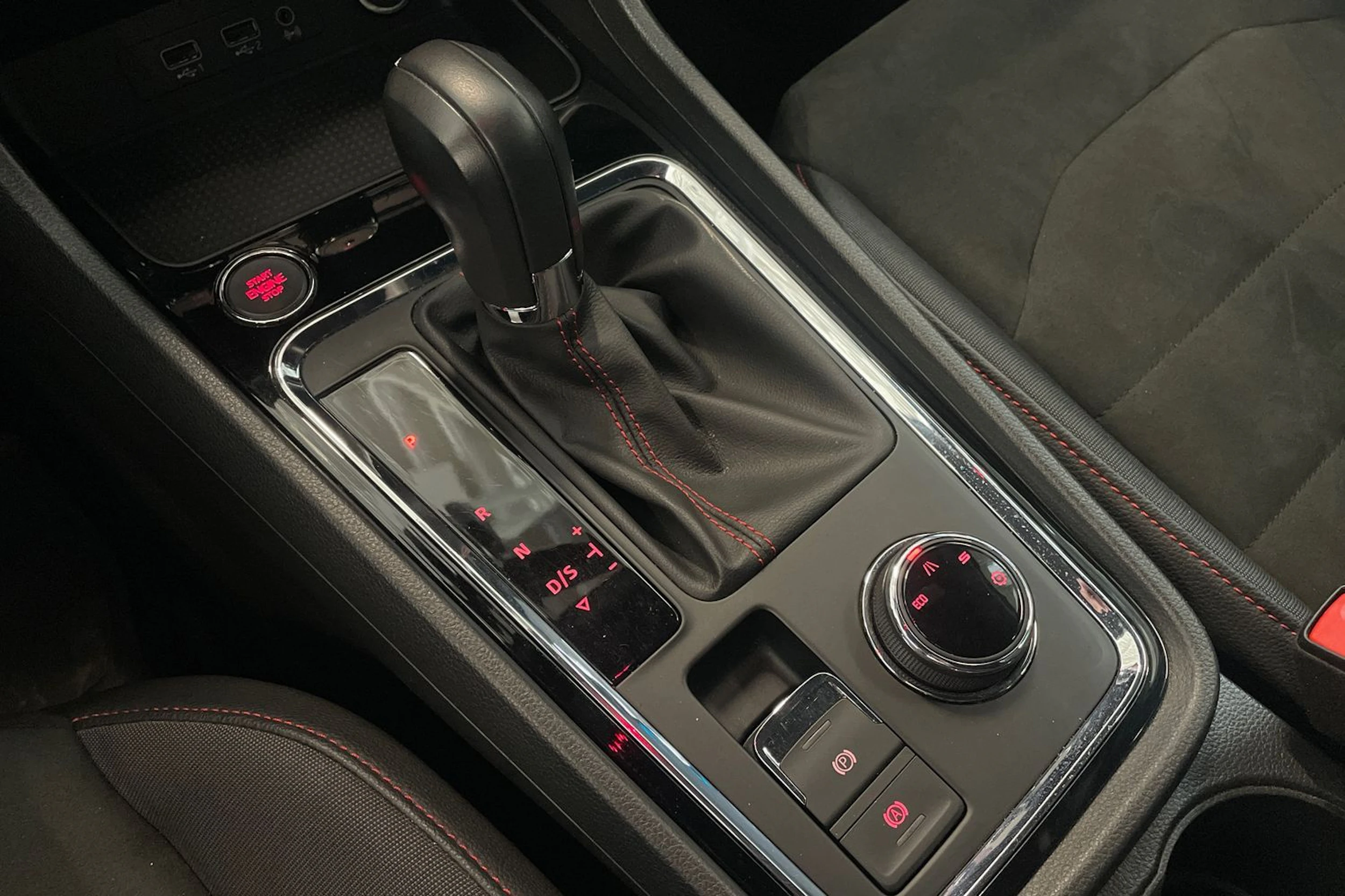 harmaa SEAT Ateca 2020 kuva 31.