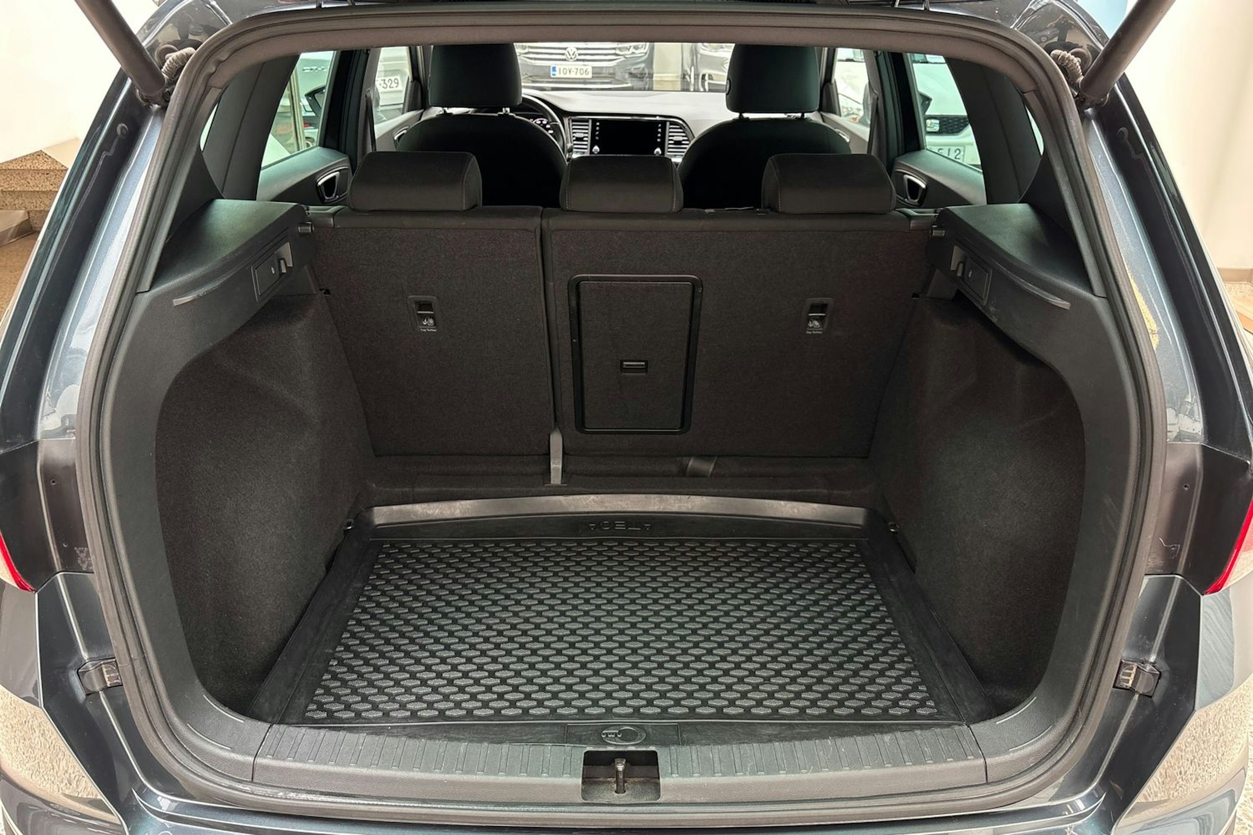 harmaa SEAT Ateca 2020 kuva 14.