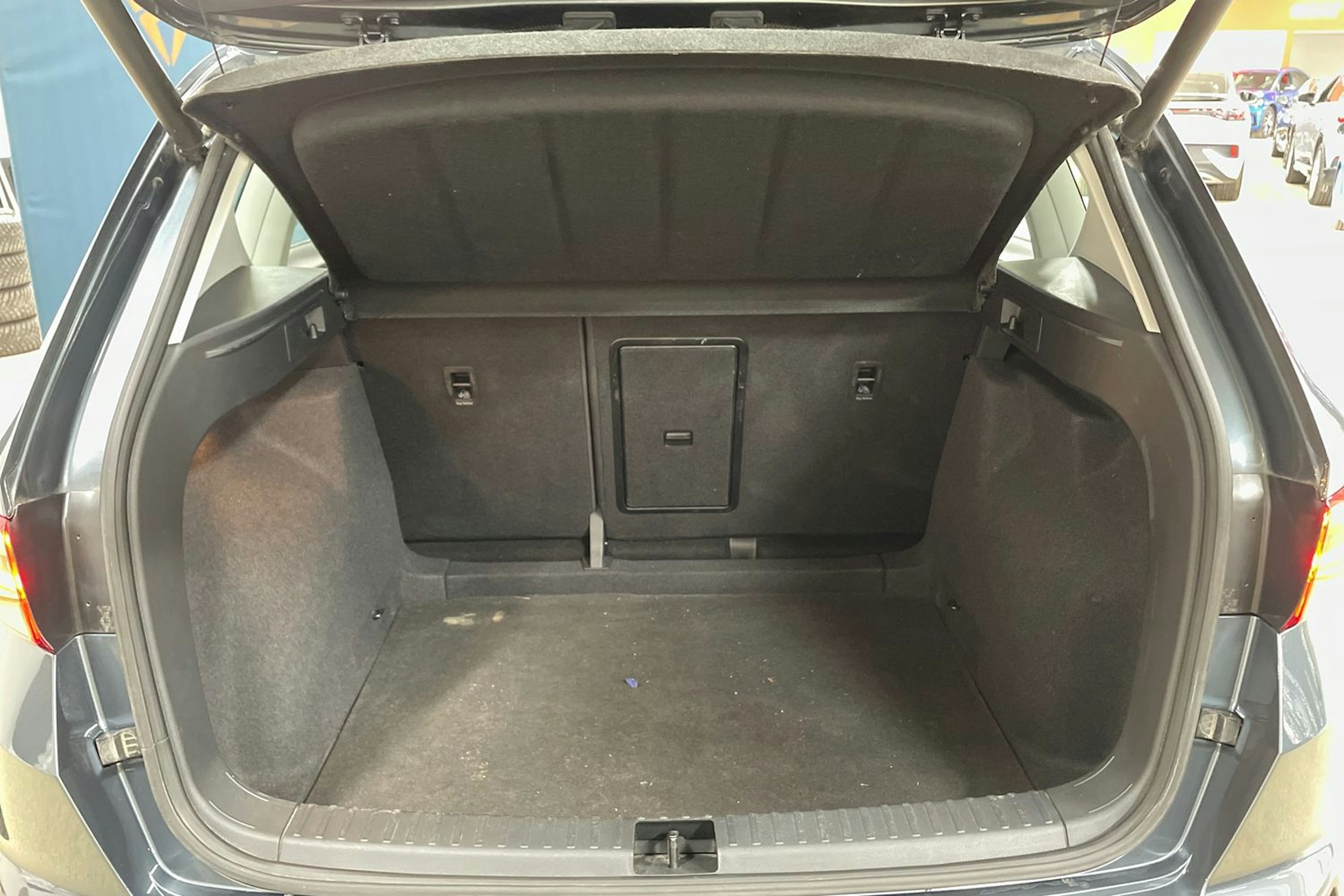 harmaa SEAT Ateca 2021 kuva 14.