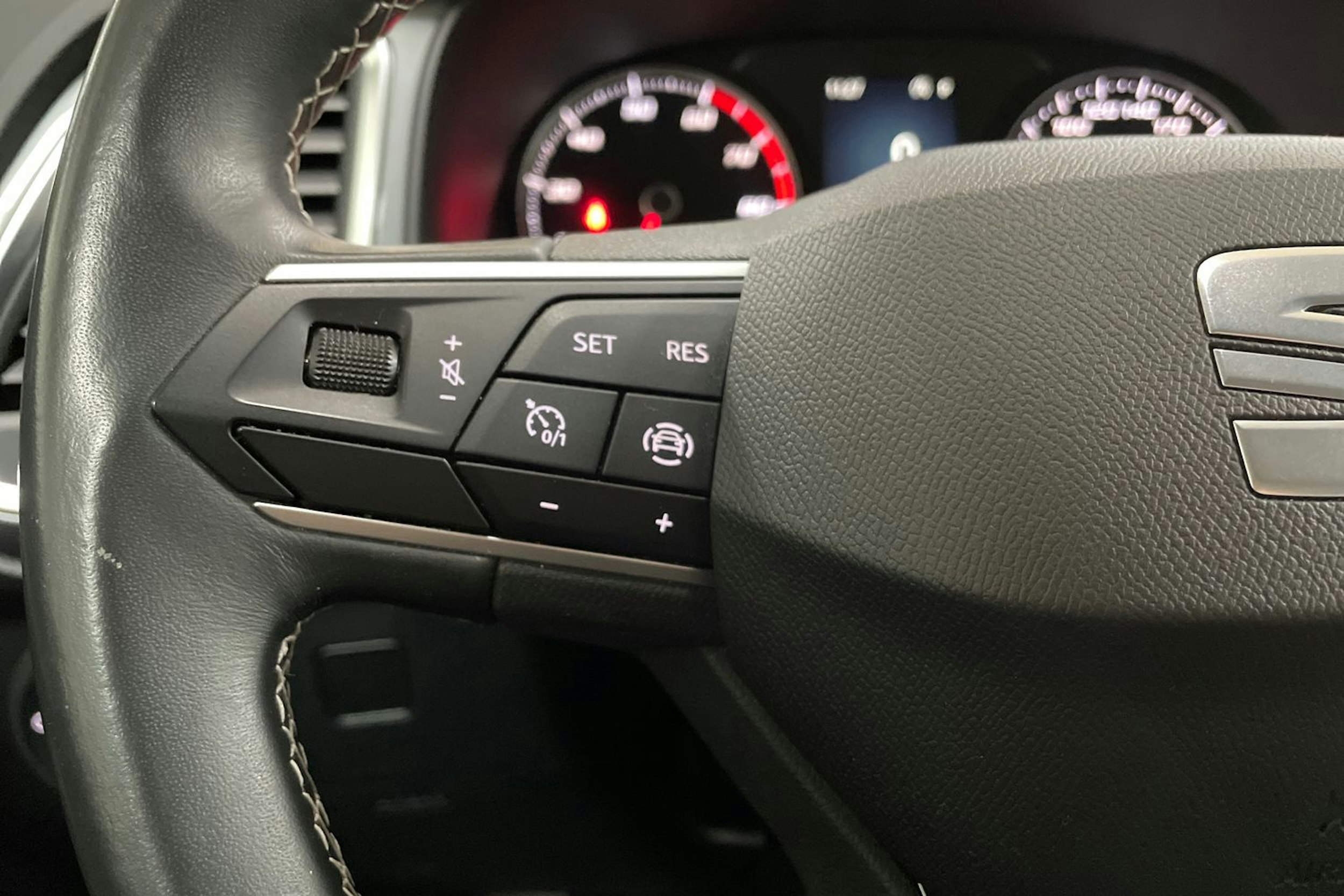 harmaa SEAT Ateca 2021 kuva 22.