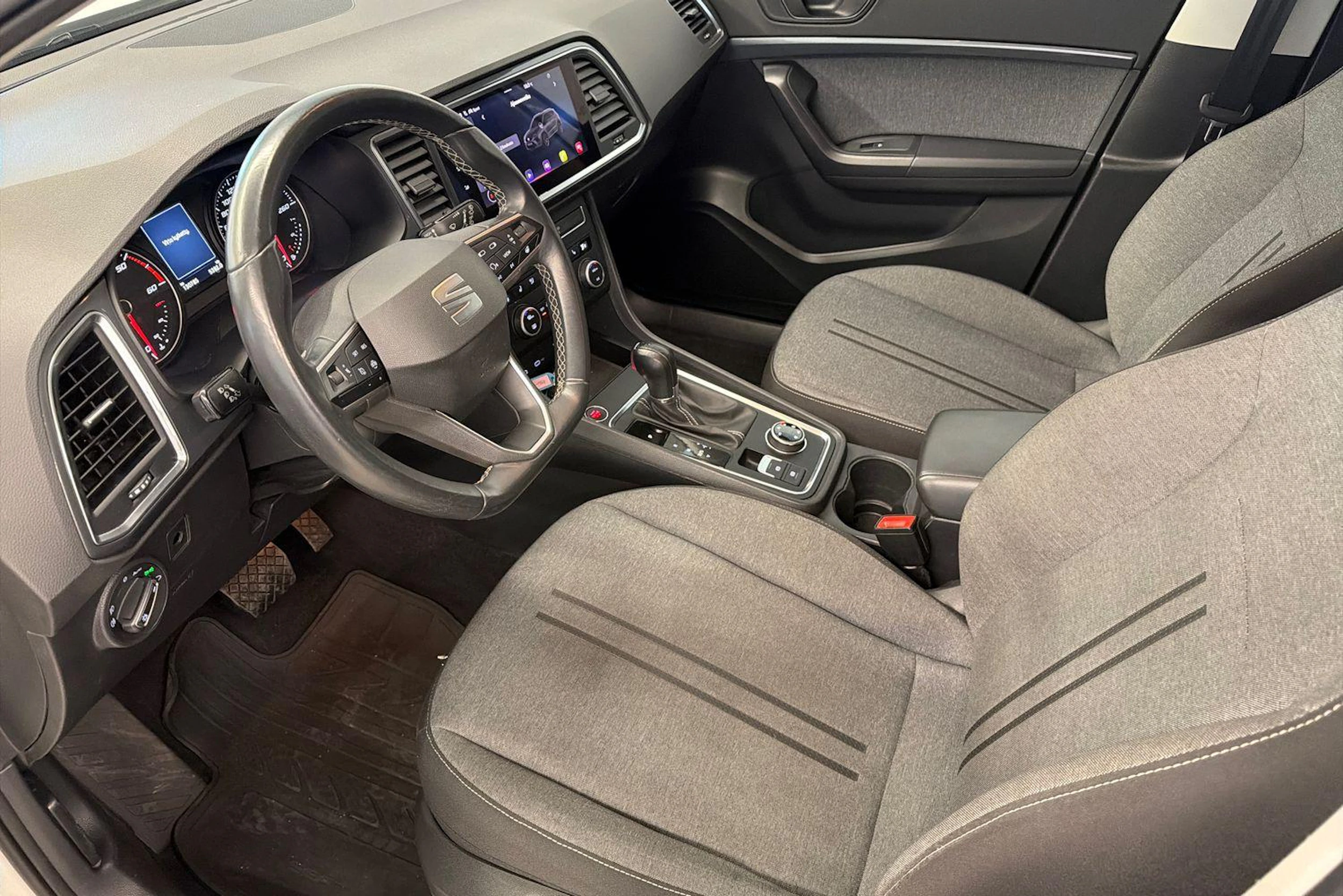 valkoinen SEAT Ateca 2021 kuva 6.