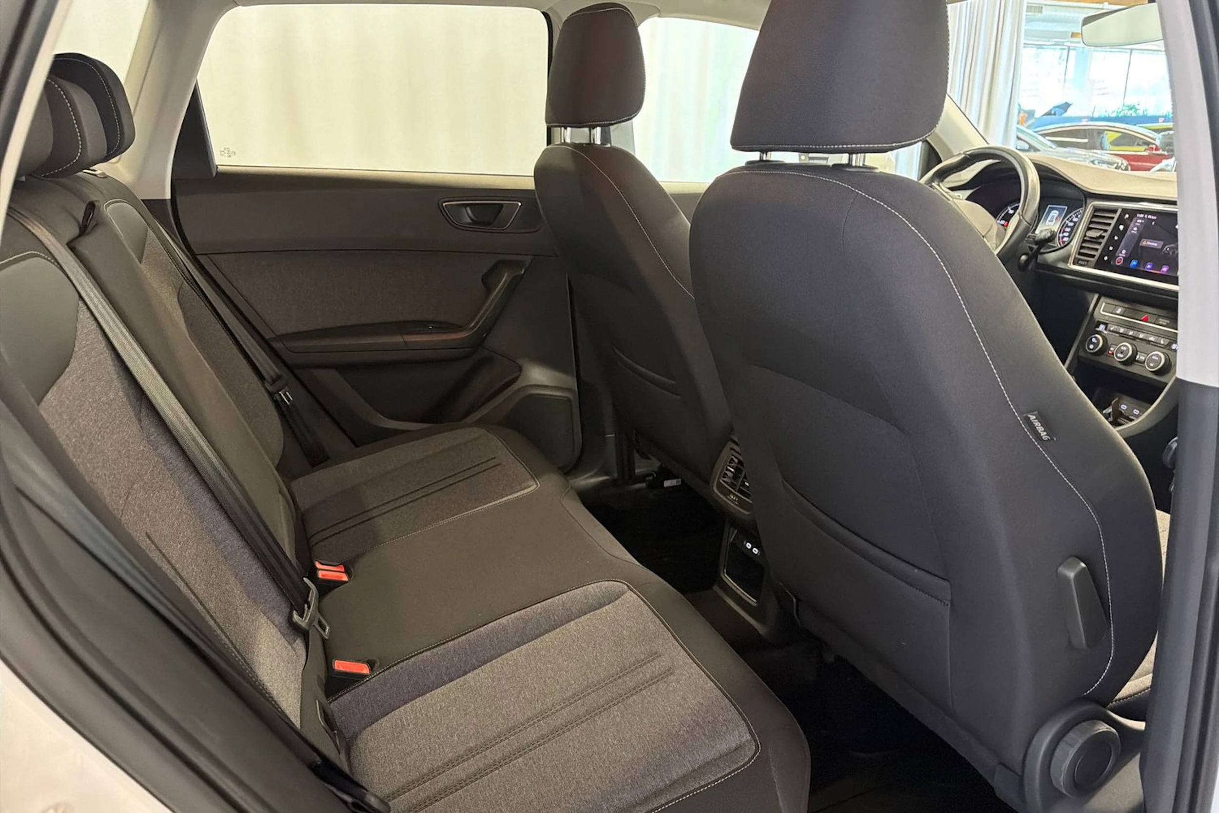 valkoinen SEAT Ateca 2021 kuva 12.