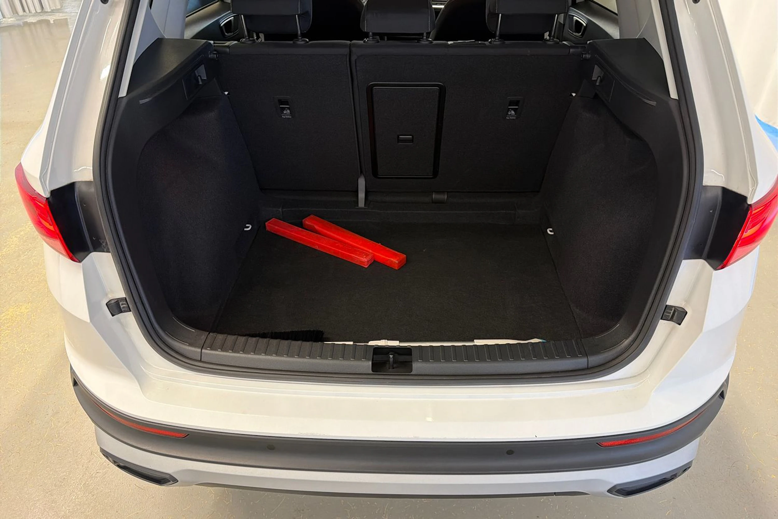 valkoinen SEAT Ateca 2021 kuva 13.