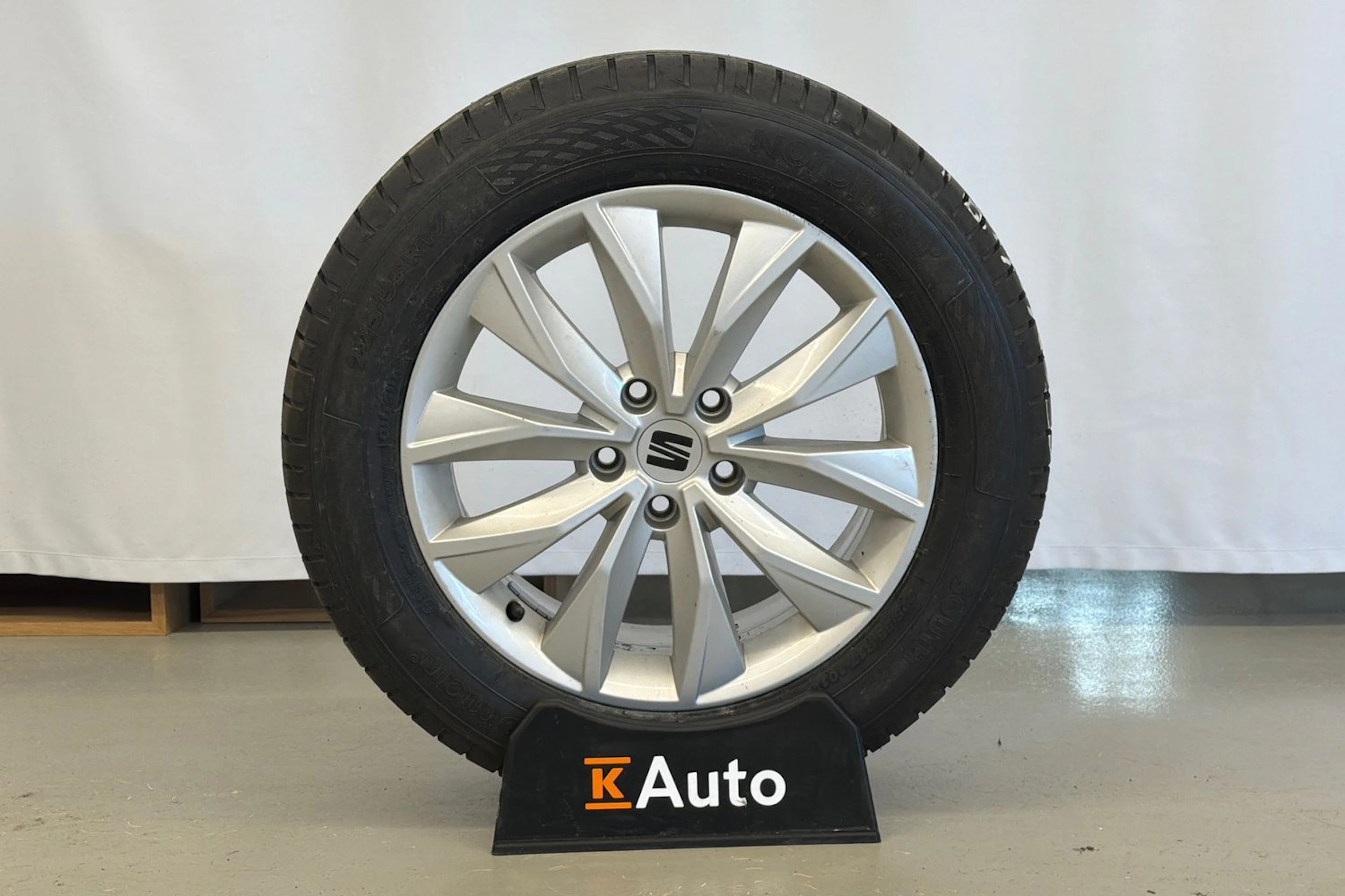 valkoinen SEAT Ateca 2021 kuva 14.