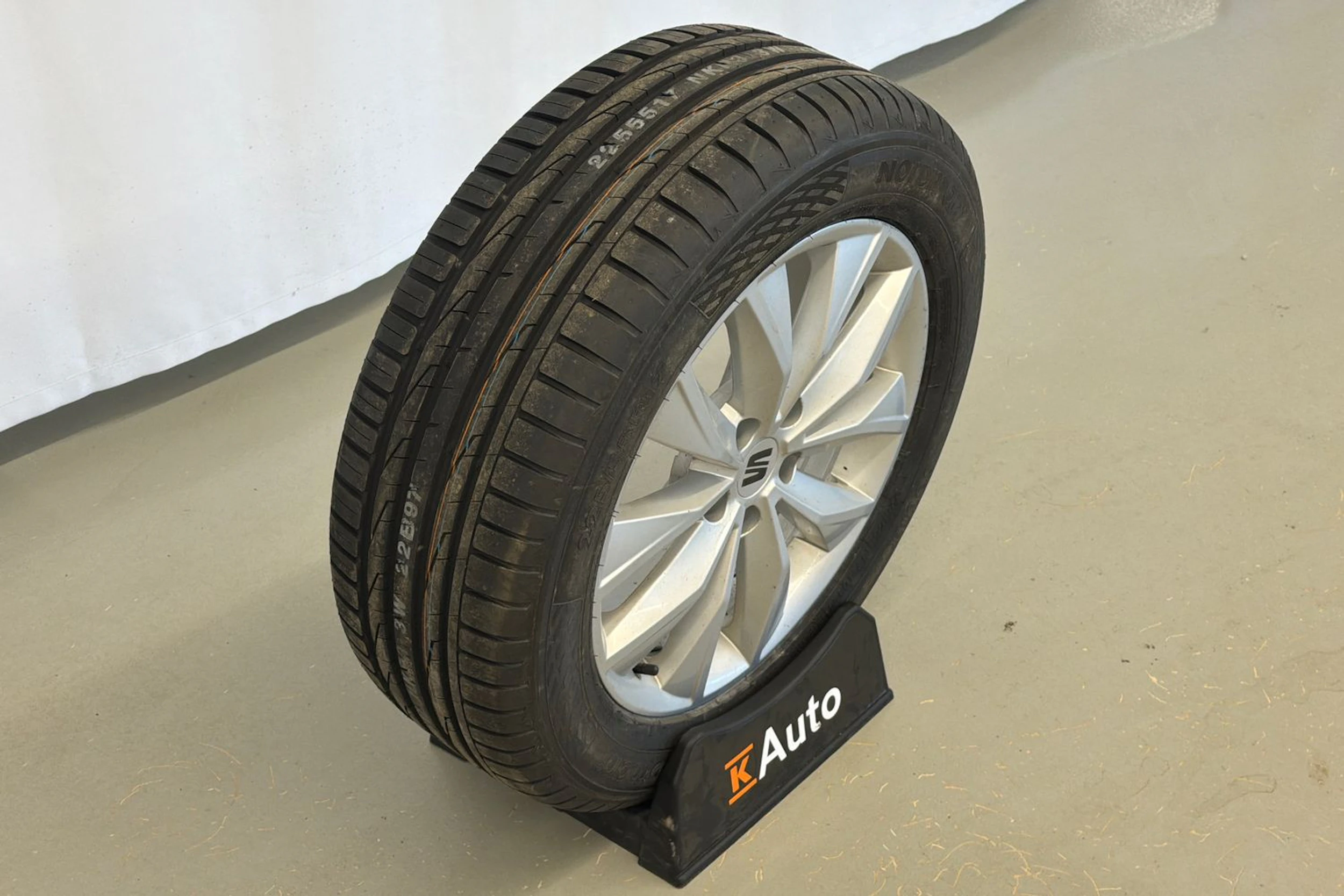 valkoinen SEAT Ateca 2021 kuva 15.