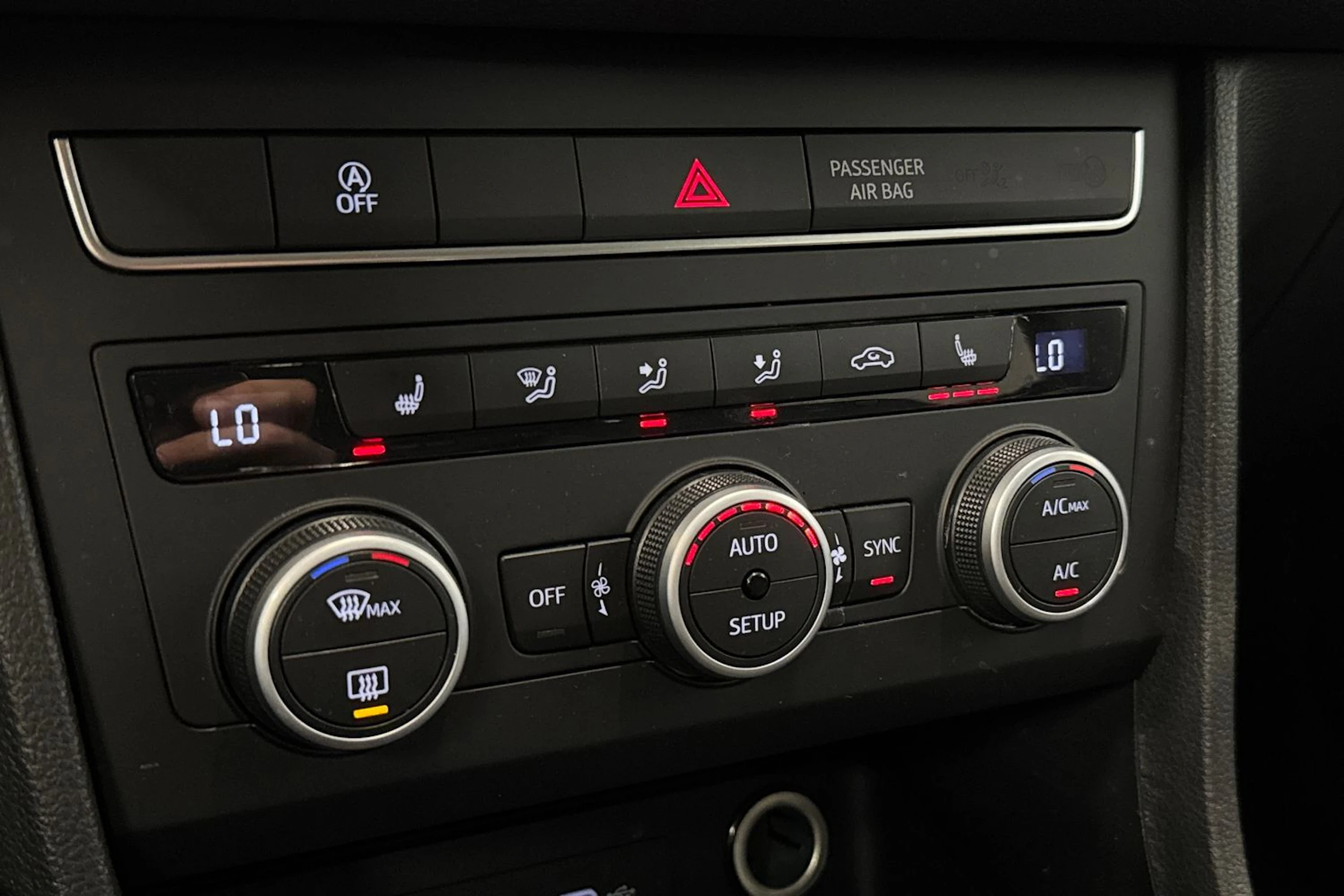 valkoinen SEAT Ateca 2021 kuva 28.