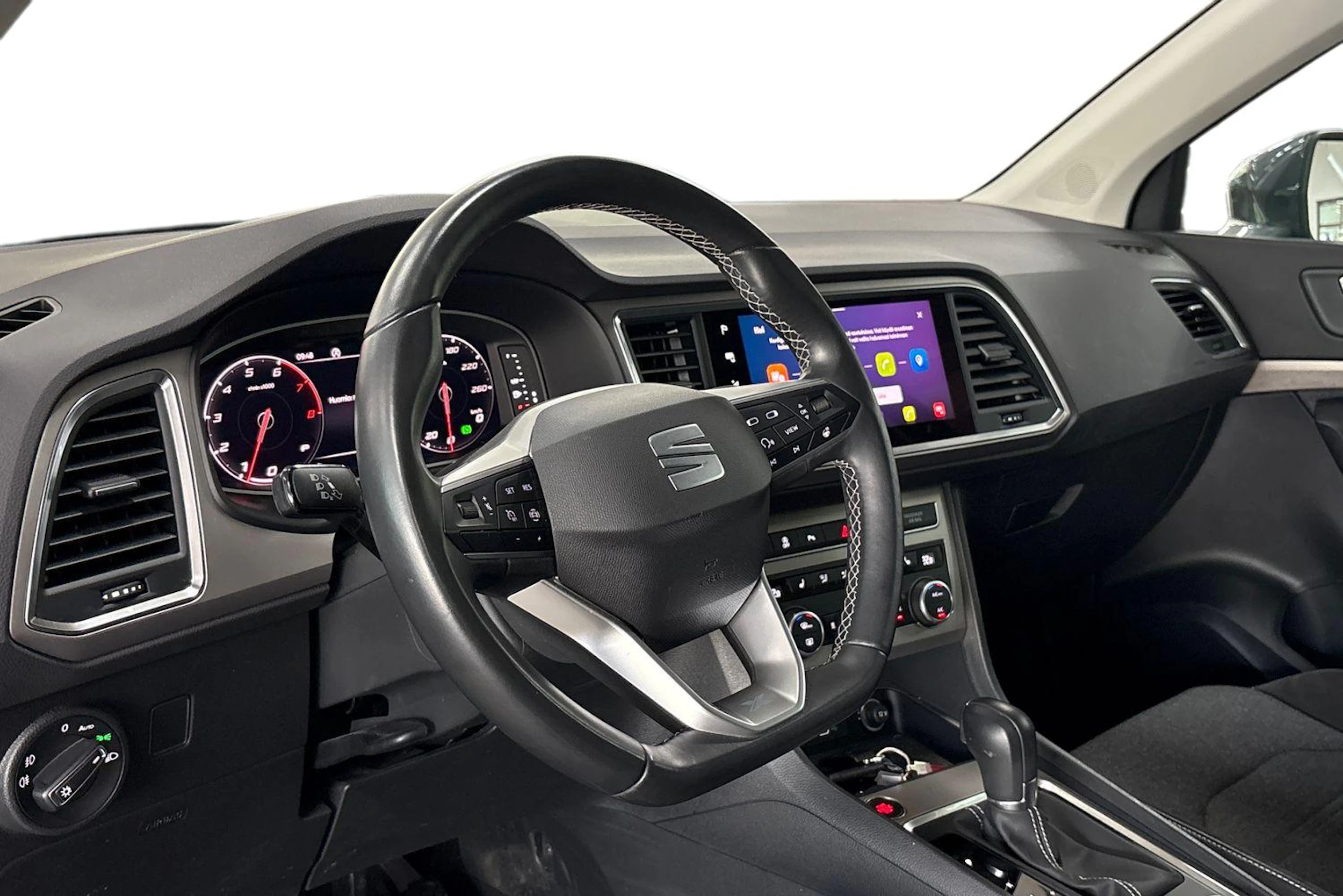 harmaa SEAT Ateca 2021 kuva 8.