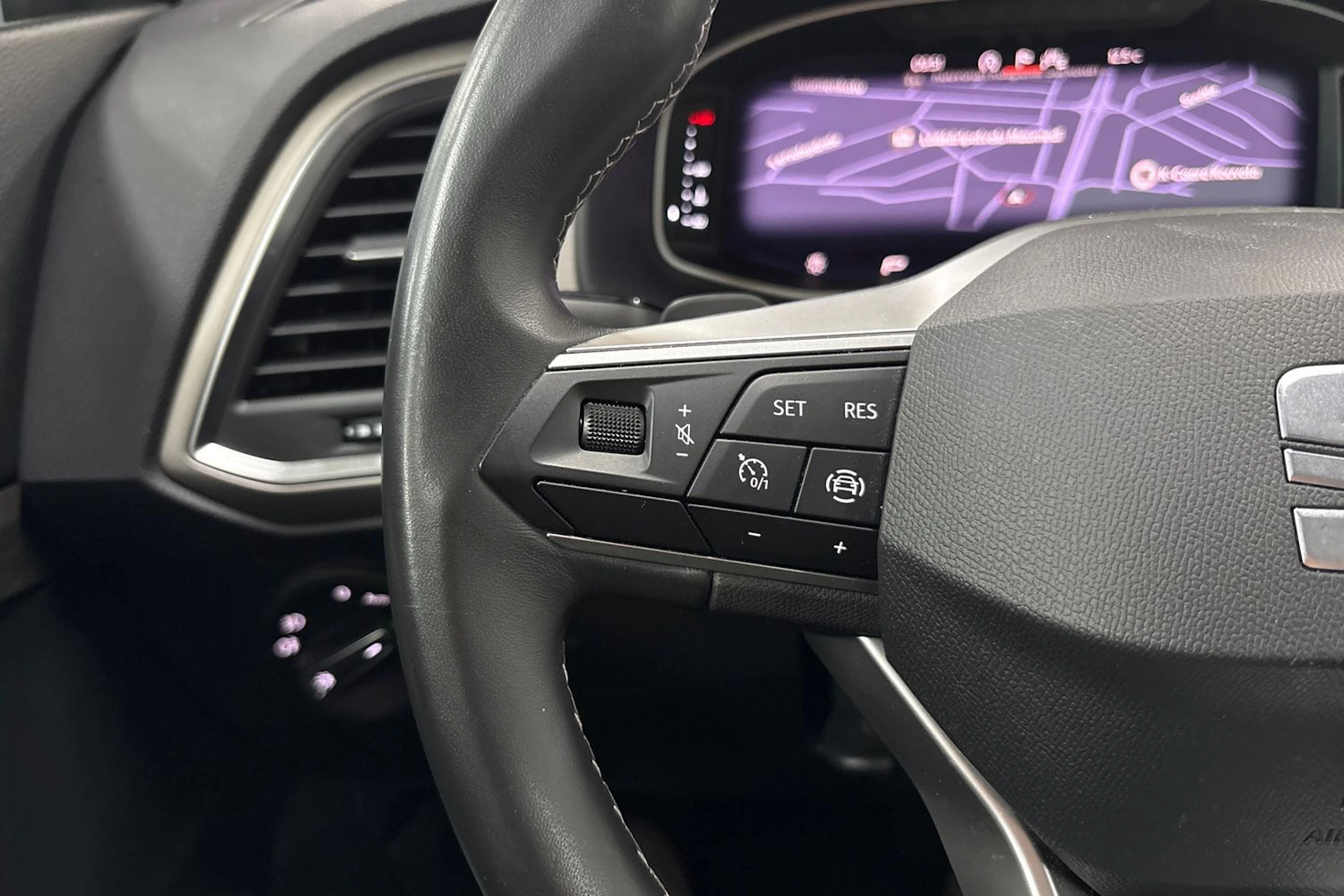 harmaa SEAT Ateca 2021 kuva 17.