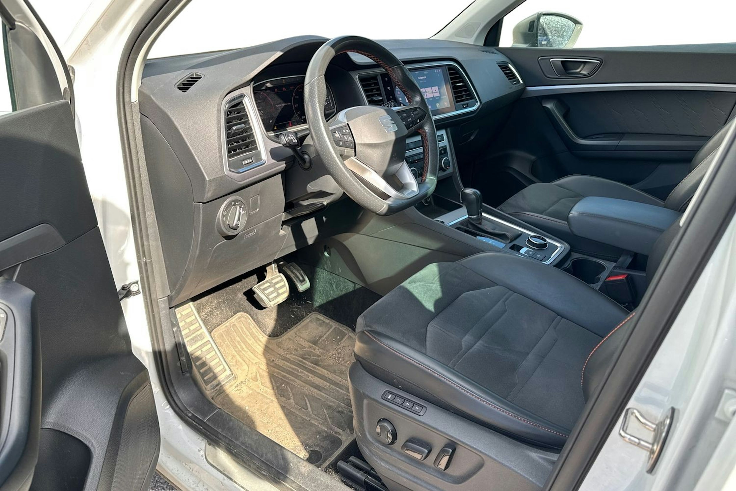 valkoinen SEAT Ateca 2021 kuva 3.