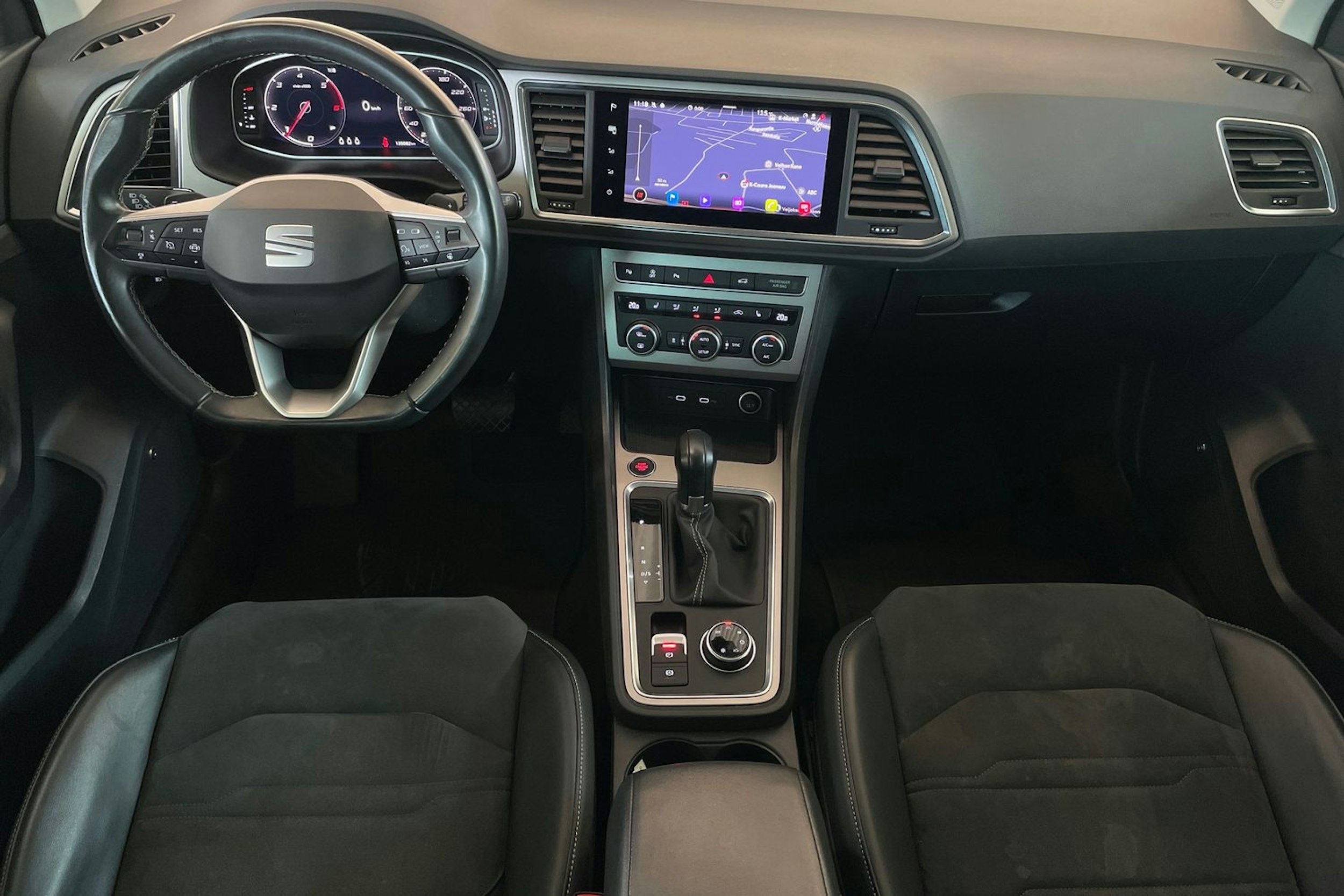 harmaa SEAT Ateca 2022 kuva 9.