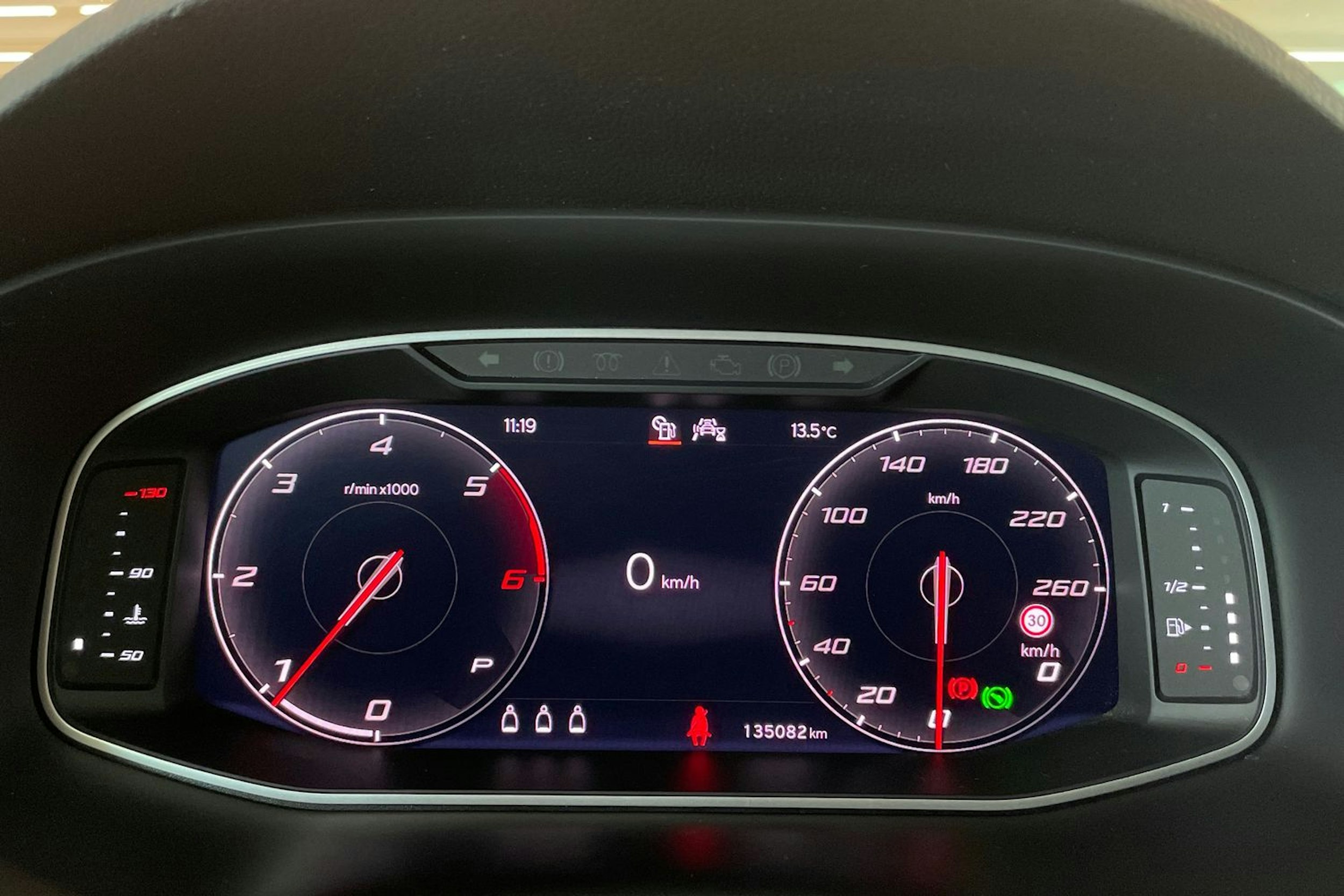 harmaa SEAT Ateca 2022 kuva 16.