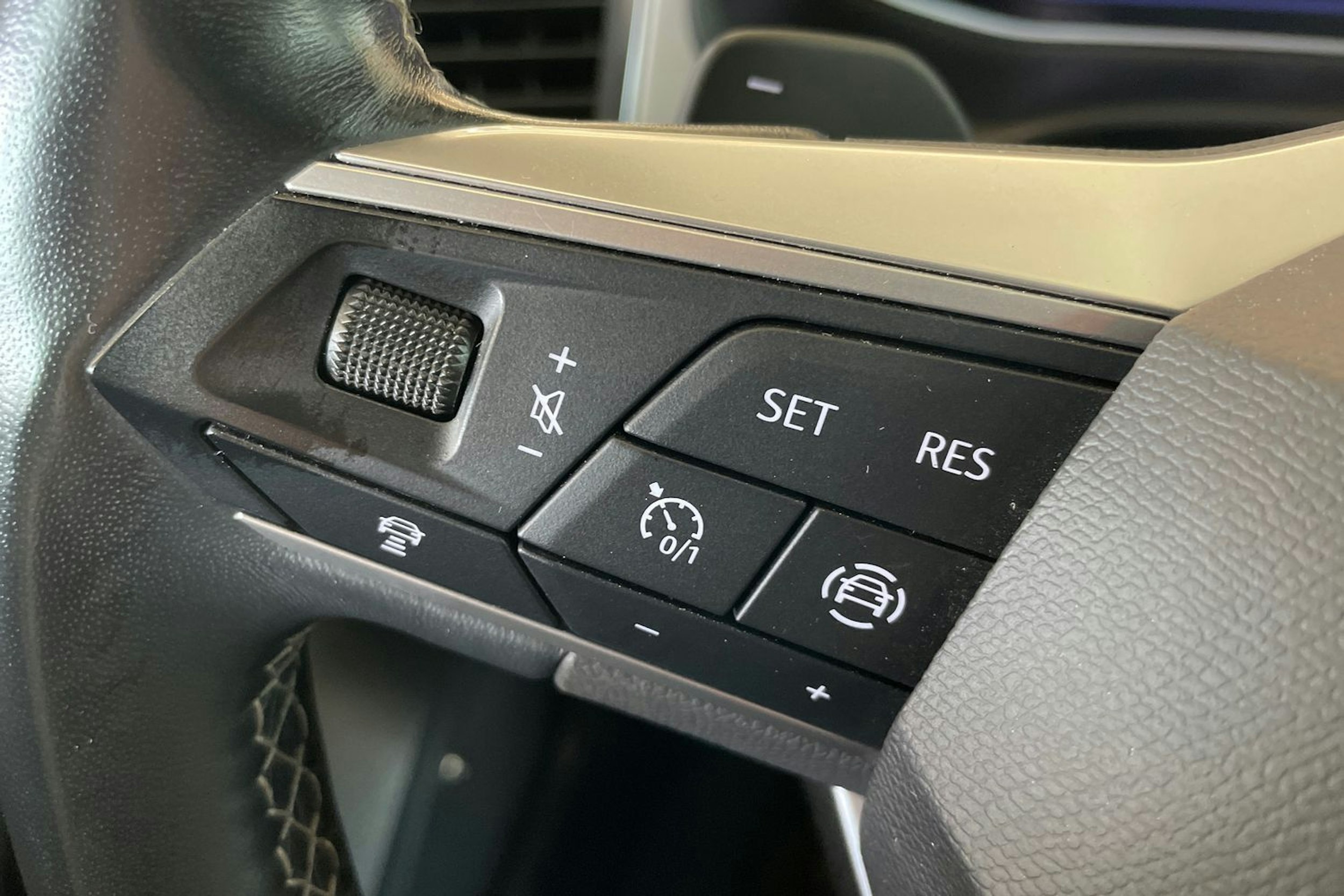 harmaa SEAT Ateca 2022 kuva 17.