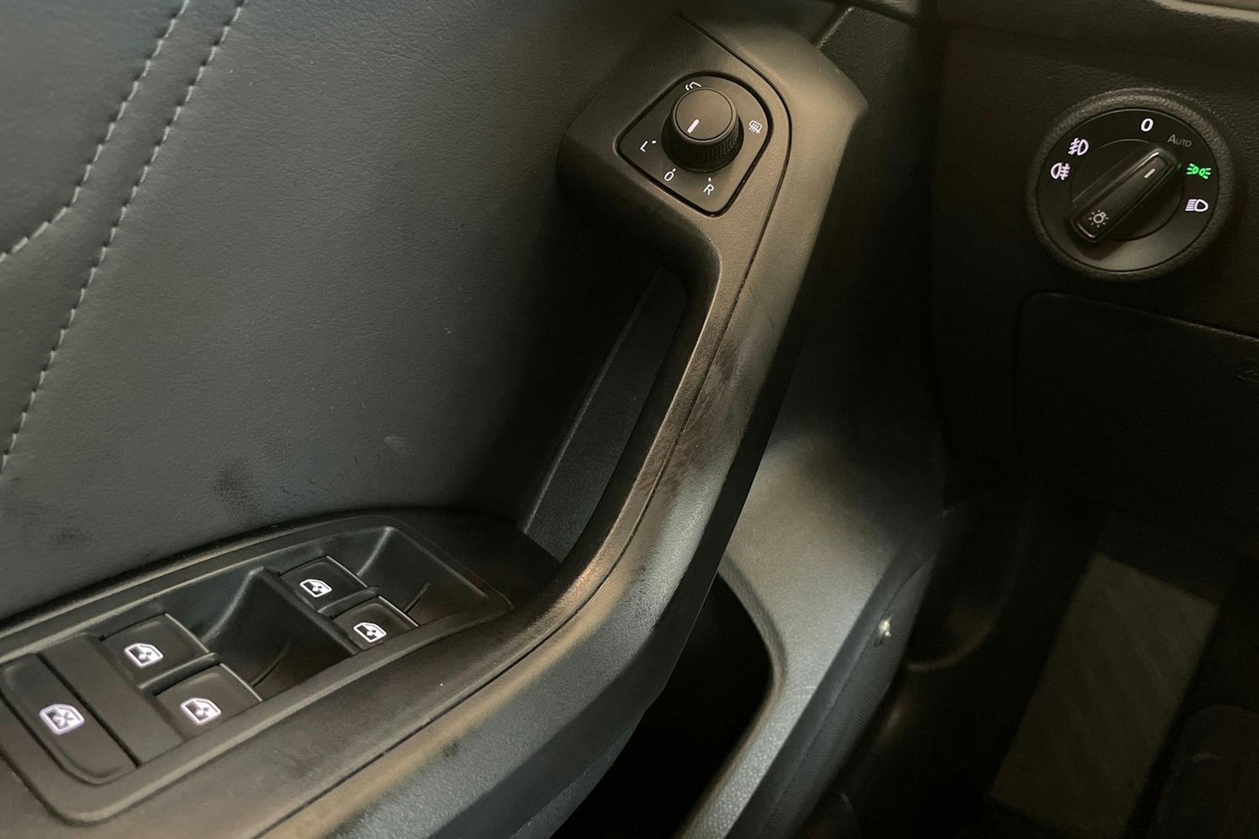 harmaa SEAT Ateca 2022 kuva 20.