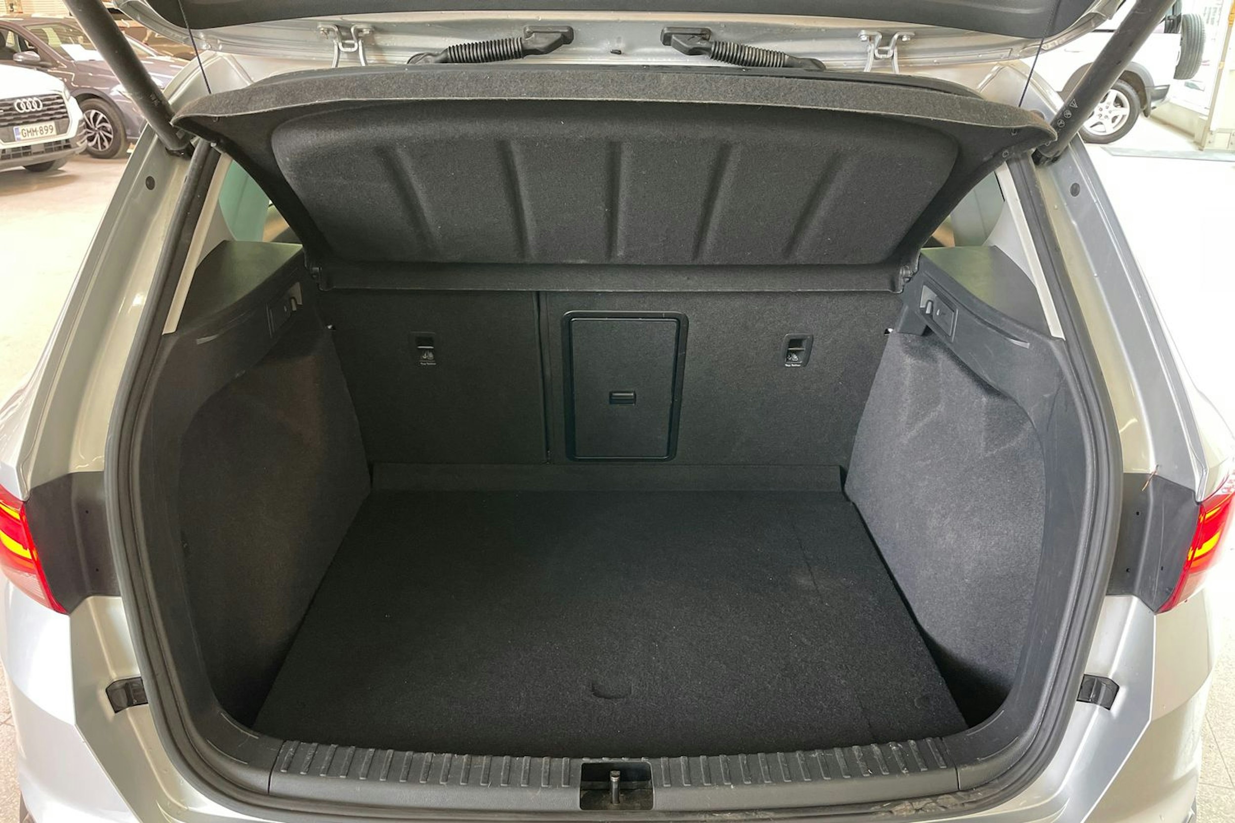 harmaa SEAT Ateca 2022 kuva 32.