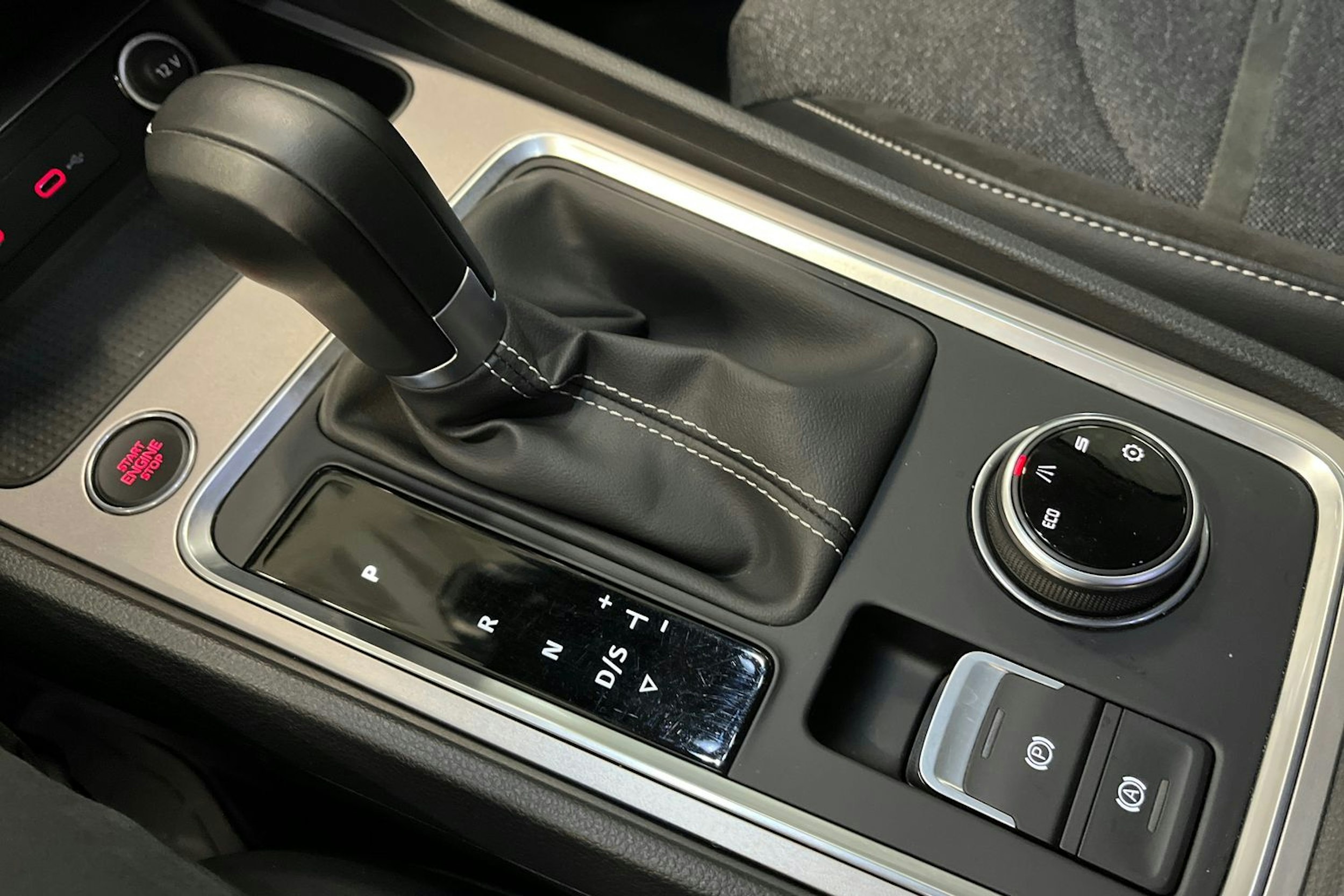 harmaa SEAT Ateca 2022 kuva 22.