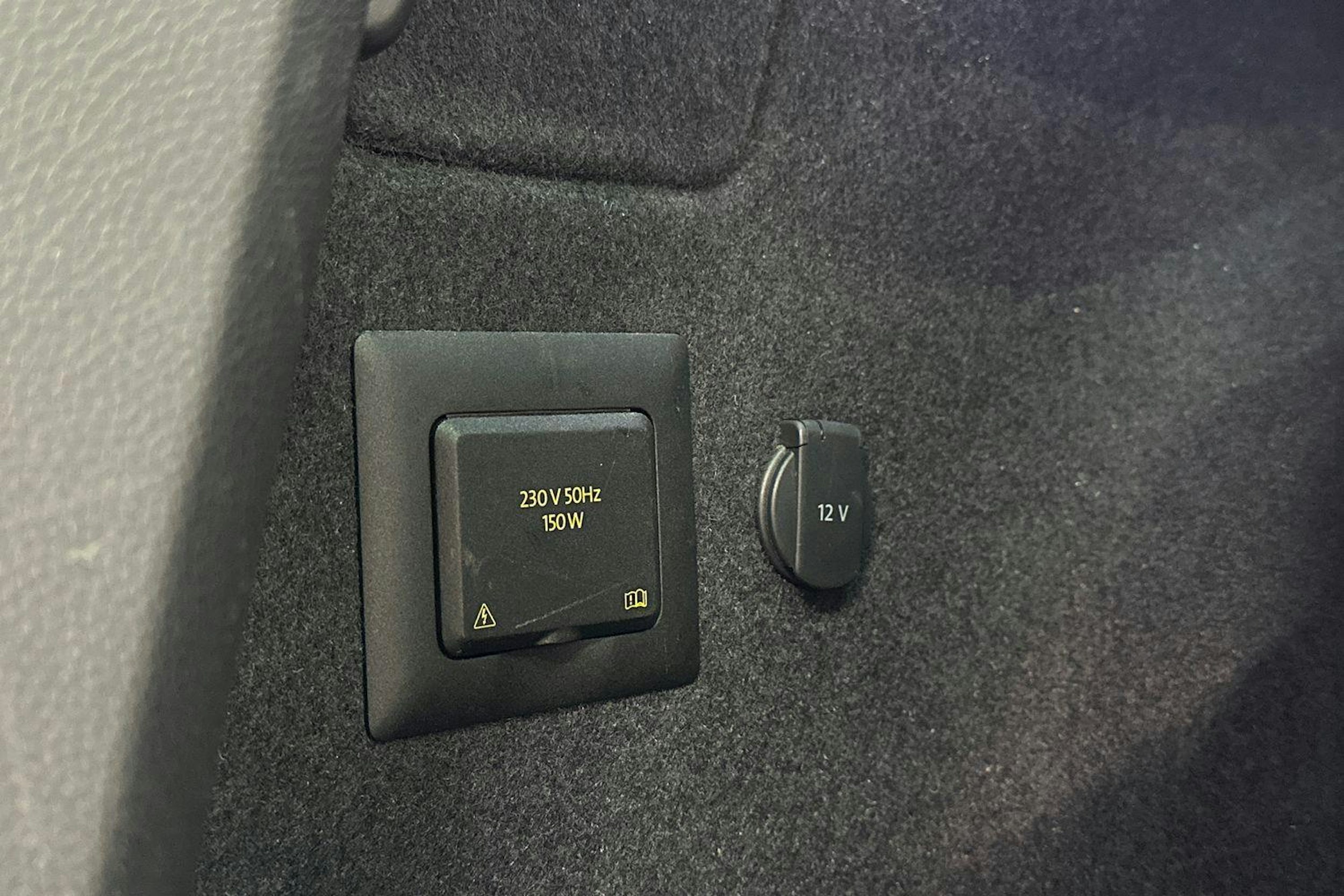 sininen SEAT Ateca 2022 kuva 32.