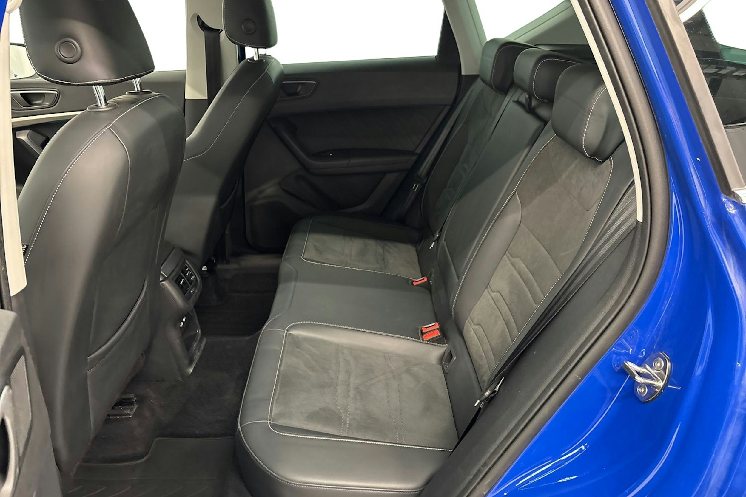 sininen SEAT Ateca 2022 kuva 10.