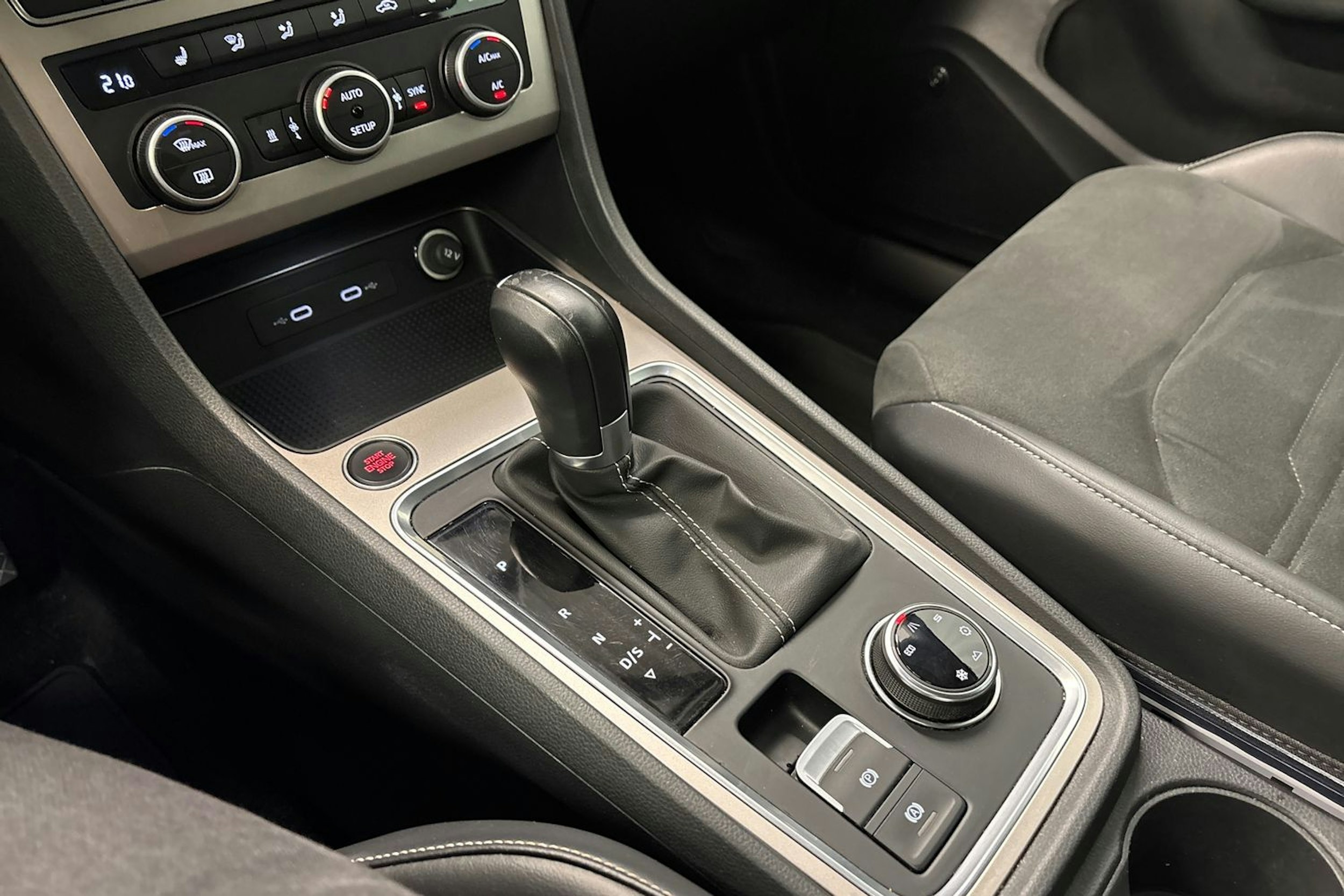 sininen SEAT Ateca 2022 kuva 23.