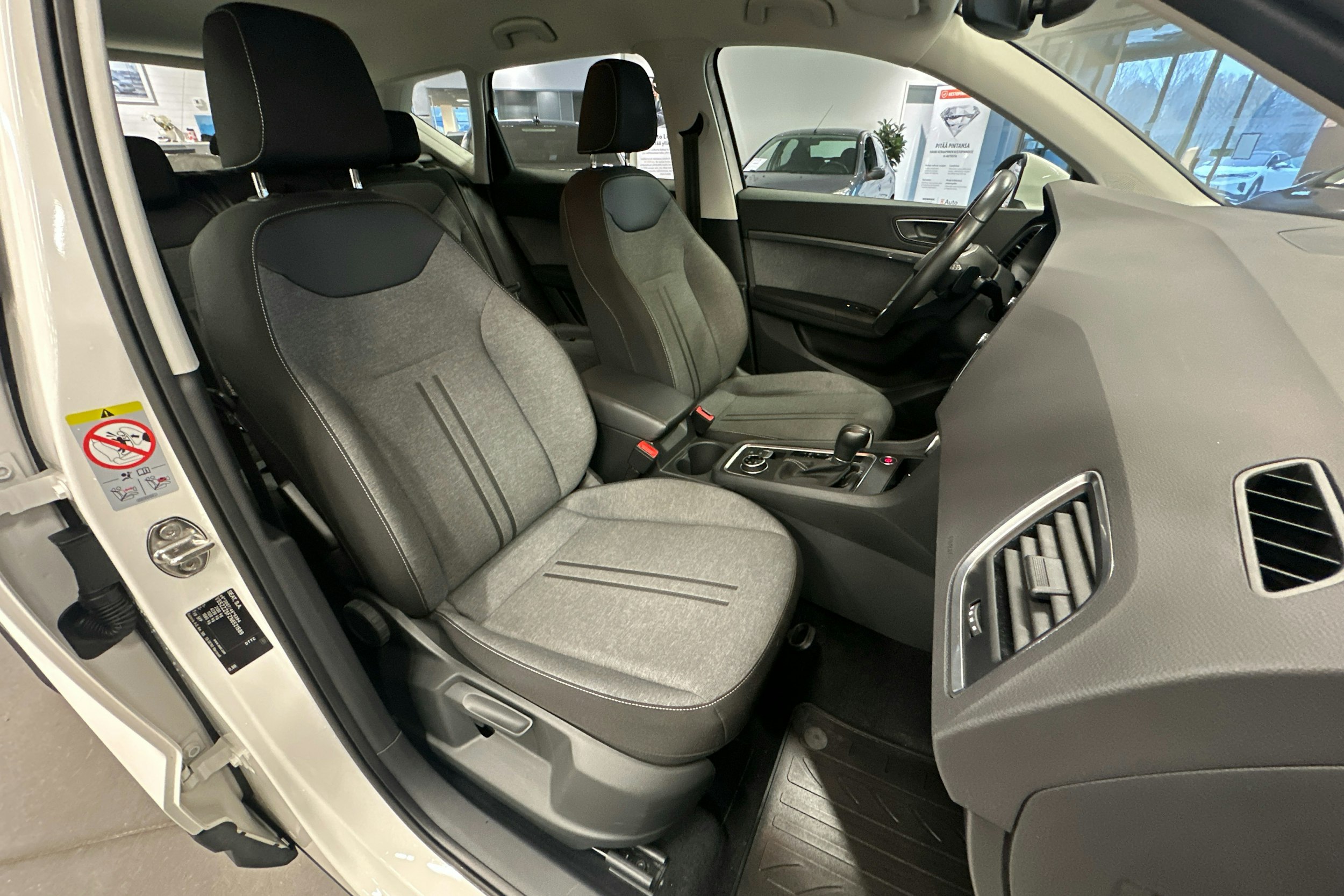 valkoinen SEAT Ateca 2022 kuva 20.