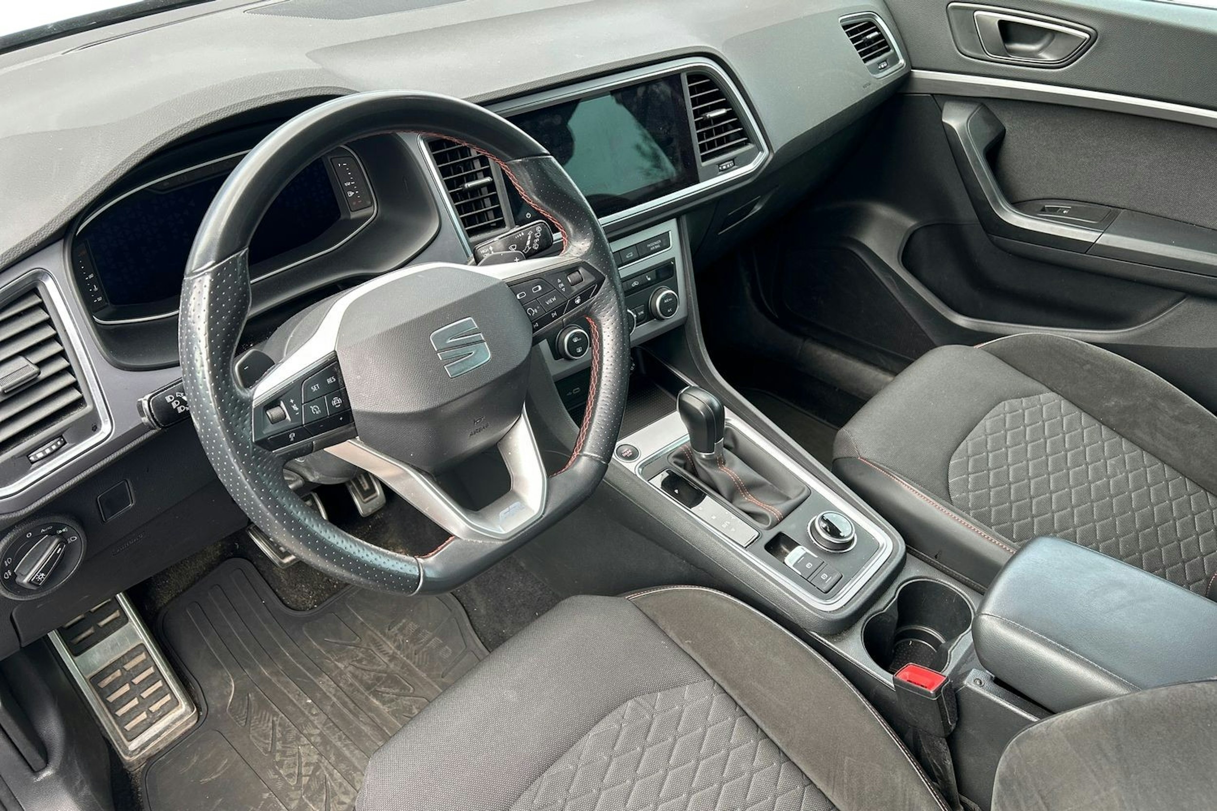 sininen SEAT Ateca 2022 kuva 3.