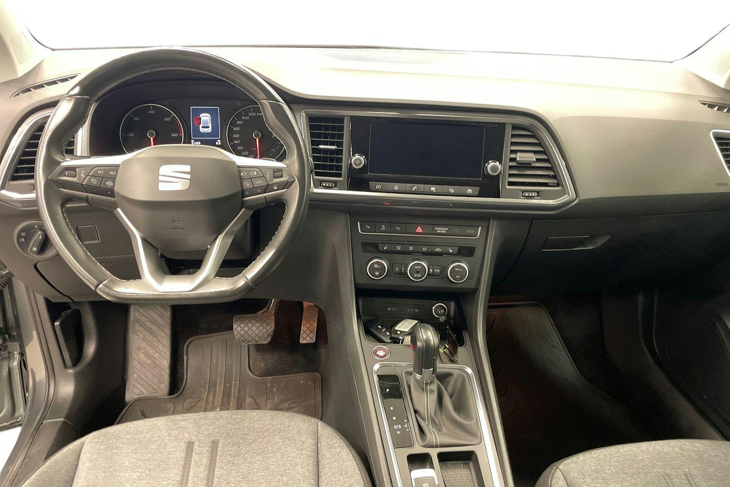 met. harmaa SEAT Ateca 2022 kuva 7.