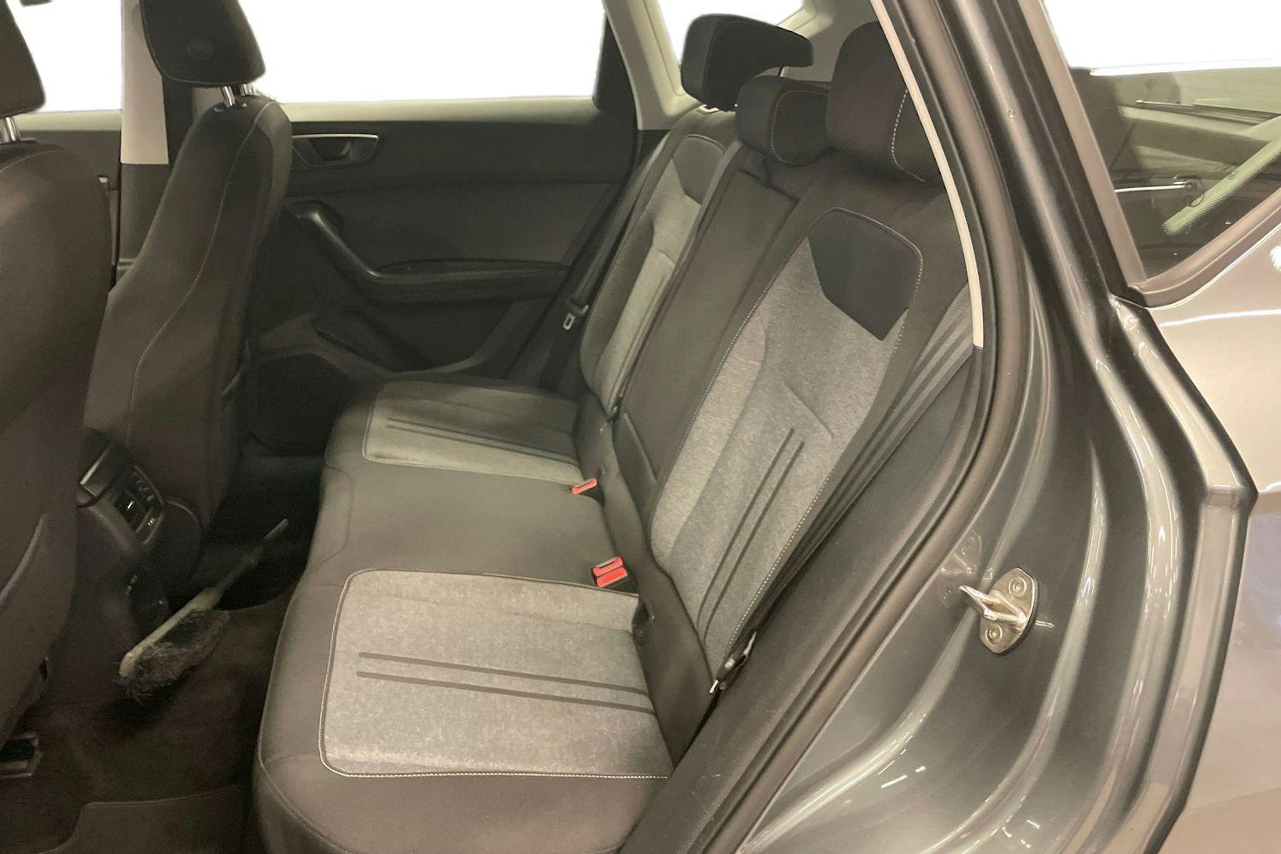 met. harmaa SEAT Ateca 2022 kuva 8.