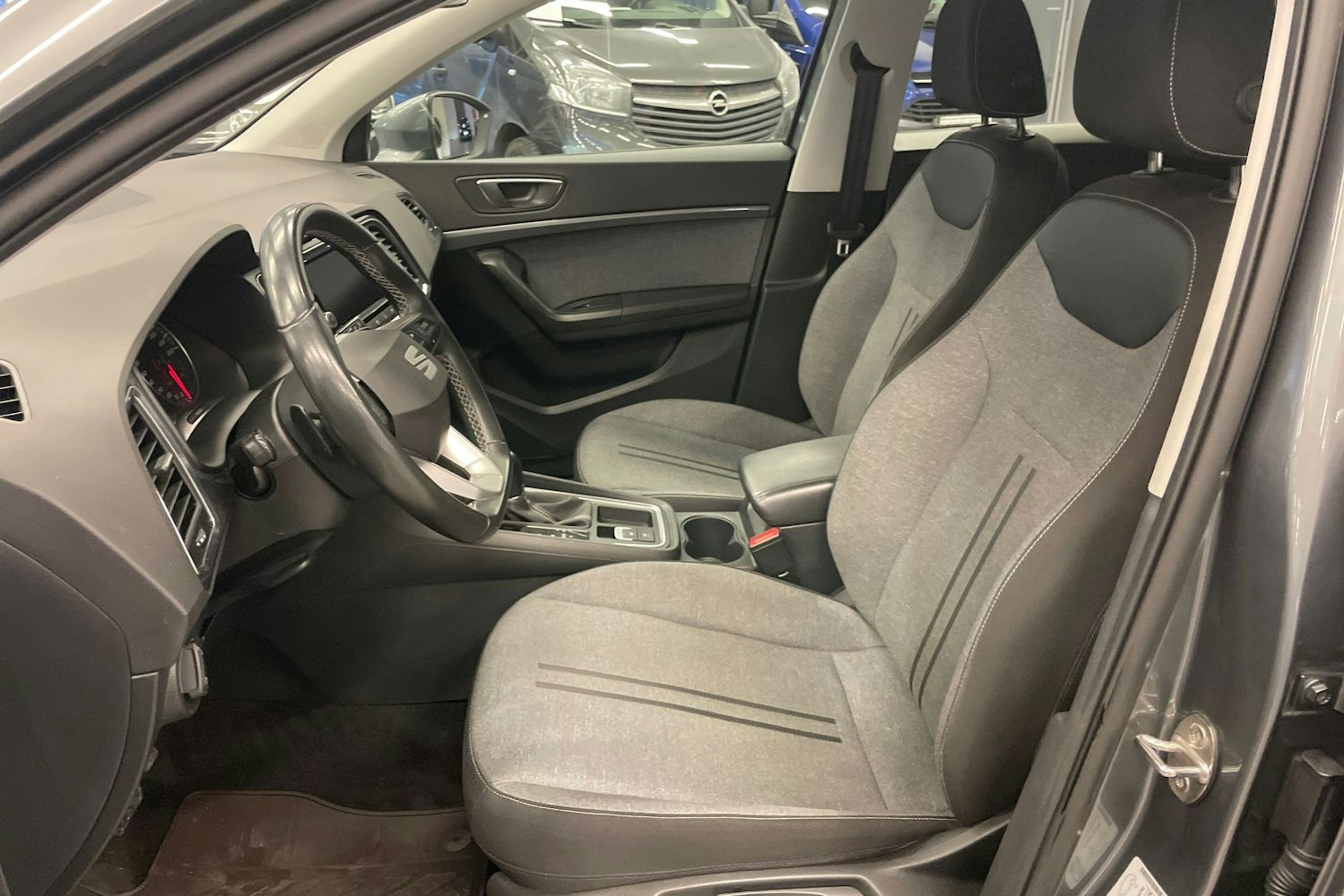 met. harmaa SEAT Ateca 2022 kuva 13.