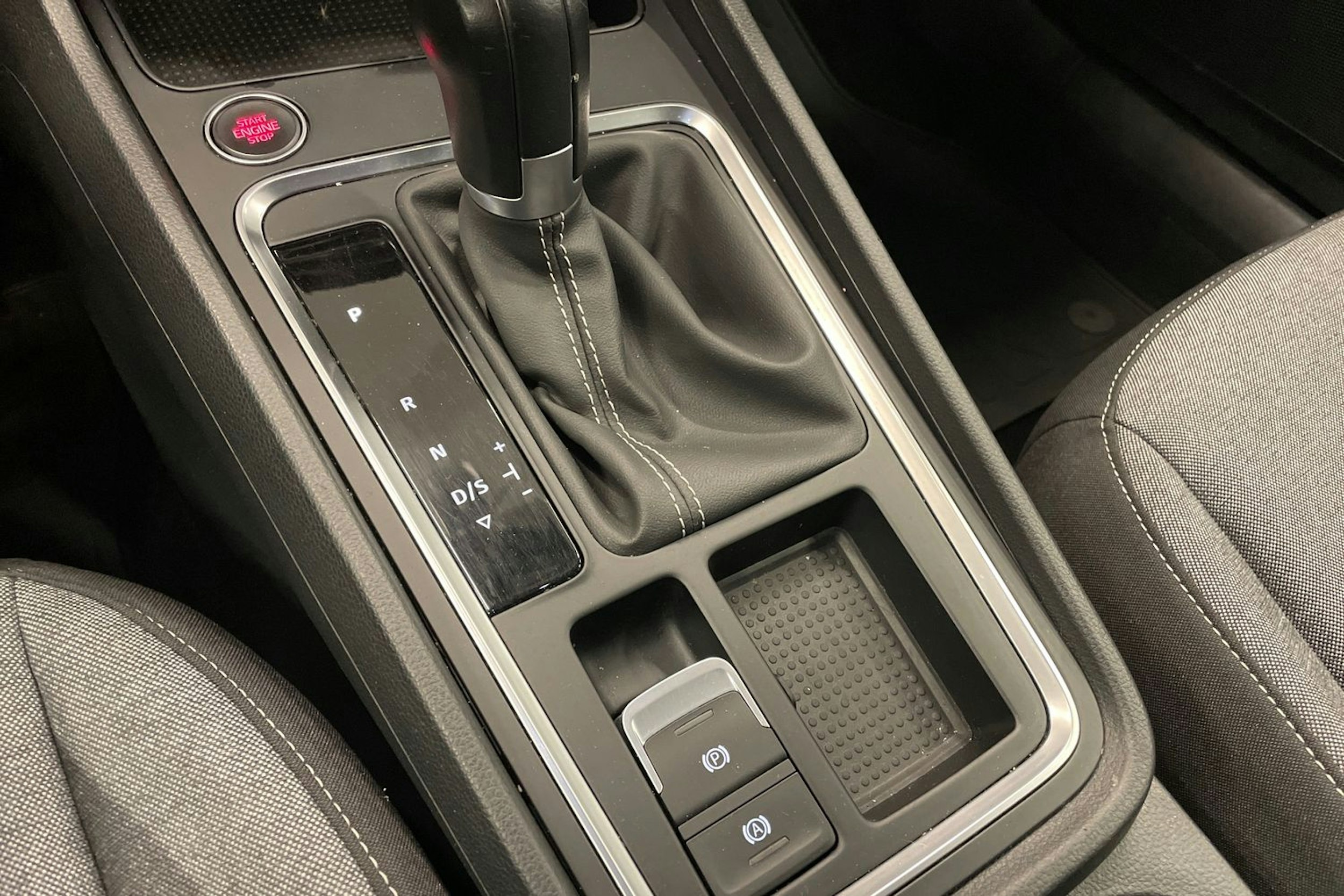 met. harmaa SEAT Ateca 2022 kuva 14.