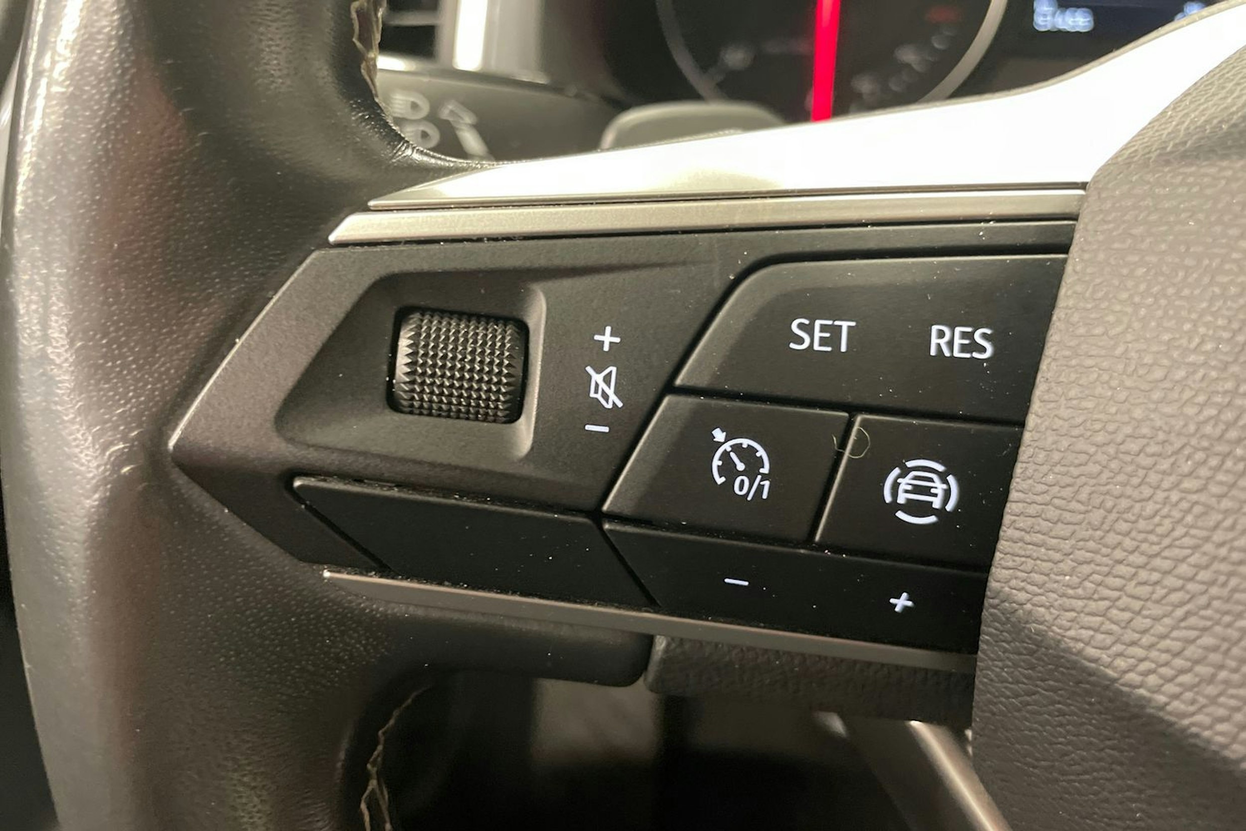 met. harmaa SEAT Ateca 2022 kuva 23.