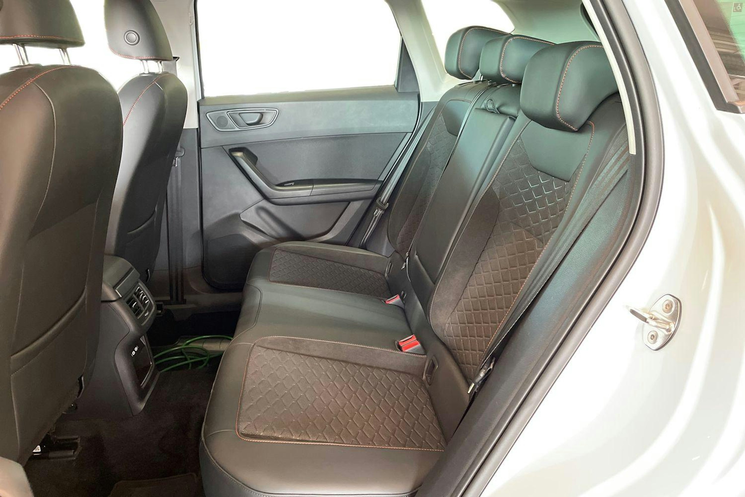 valkoinen SEAT Ateca 2022 kuva 10.