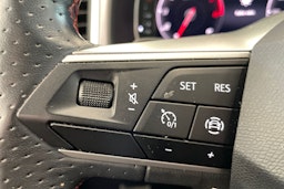 valkoinen SEAT Ateca 2022 kuva 17.
