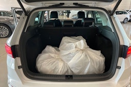 valkoinen SEAT Ateca 2022 kuva 36.