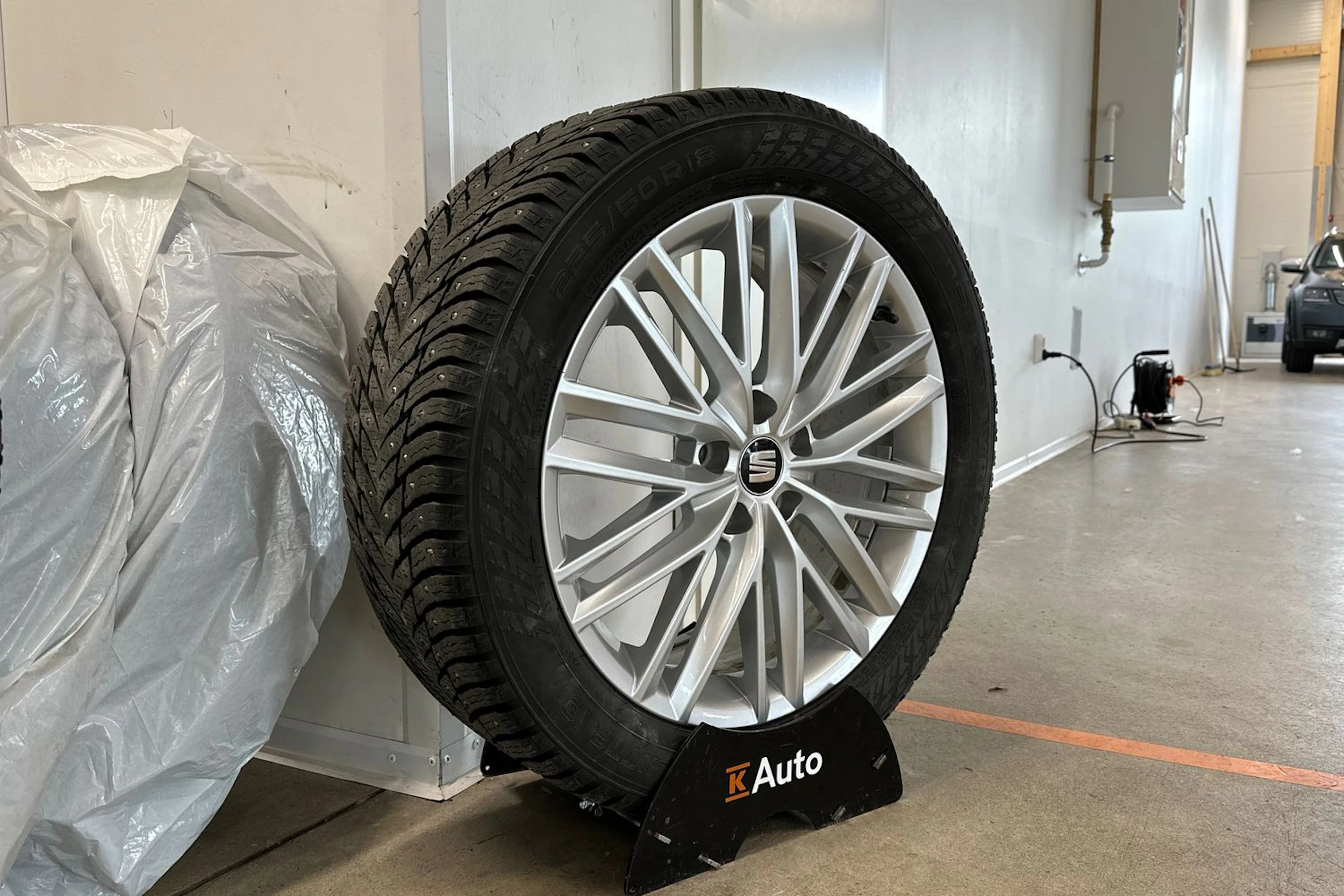 valkoinen SEAT Ateca 2023 kuva 13.