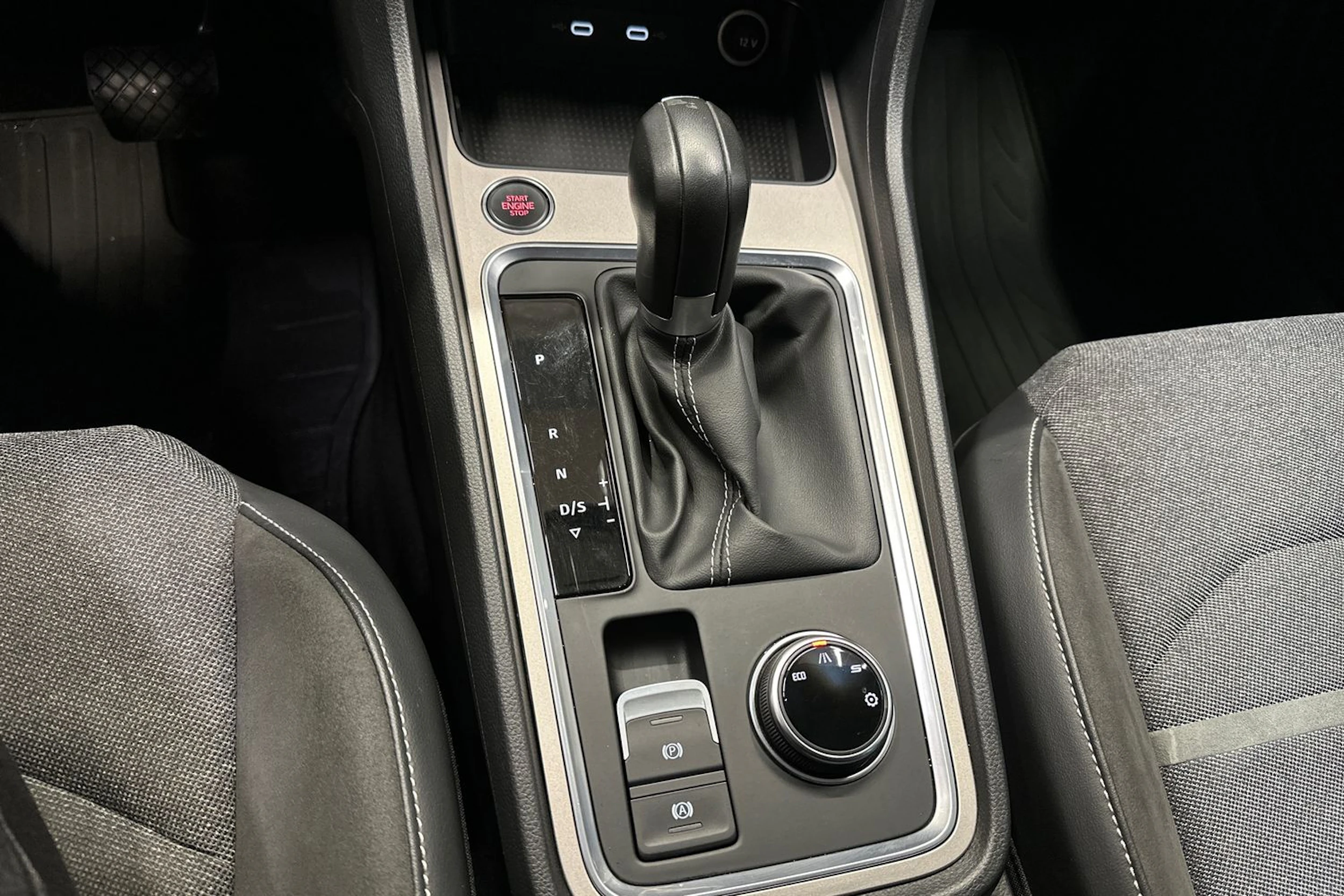 valkoinen SEAT Ateca 2023 kuva 22.