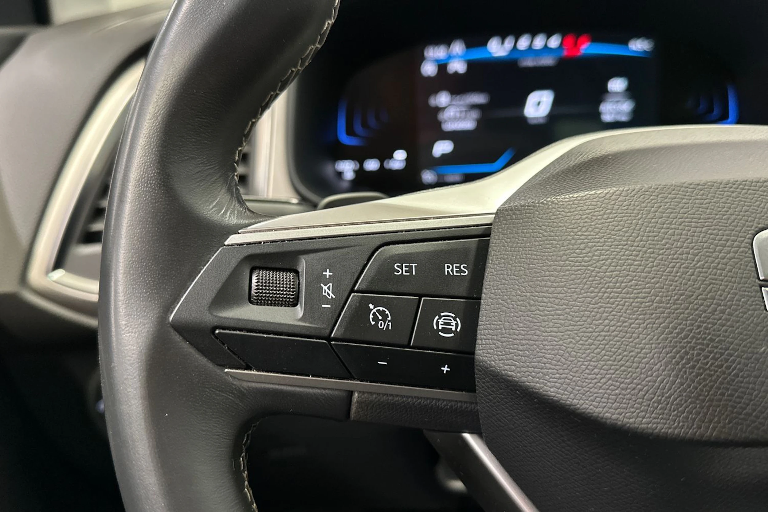 valkoinen SEAT Ateca 2023 kuva 25.