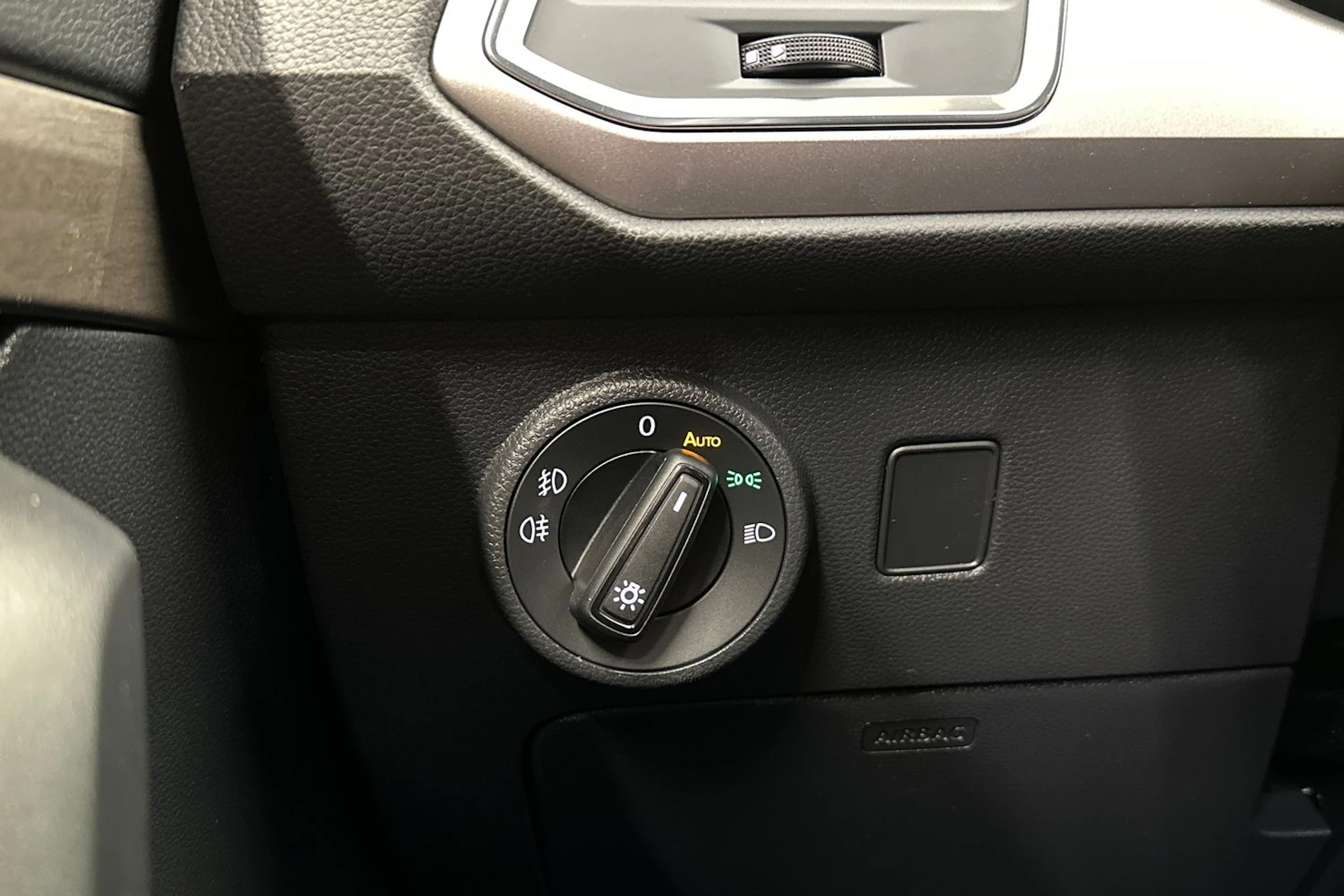 valkoinen SEAT Ateca 2023 kuva 27.