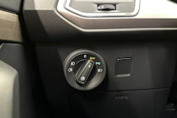valkoinen SEAT Ateca 2023 kuva 27.