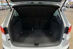valkoinen SEAT Ateca 2023 kuva 28.