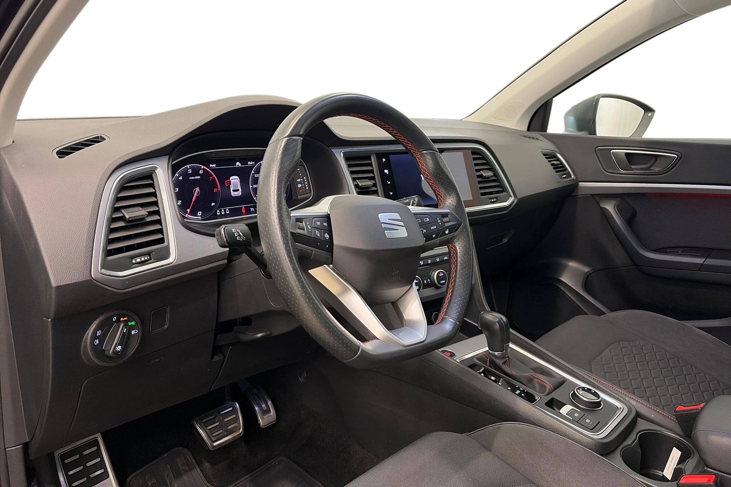 musta SEAT Ateca 2023 kuva 8.