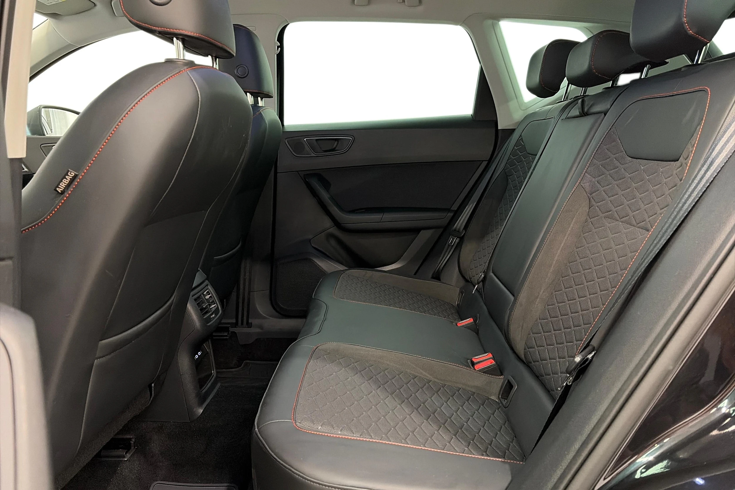 musta SEAT Ateca 2023 kuva 11.