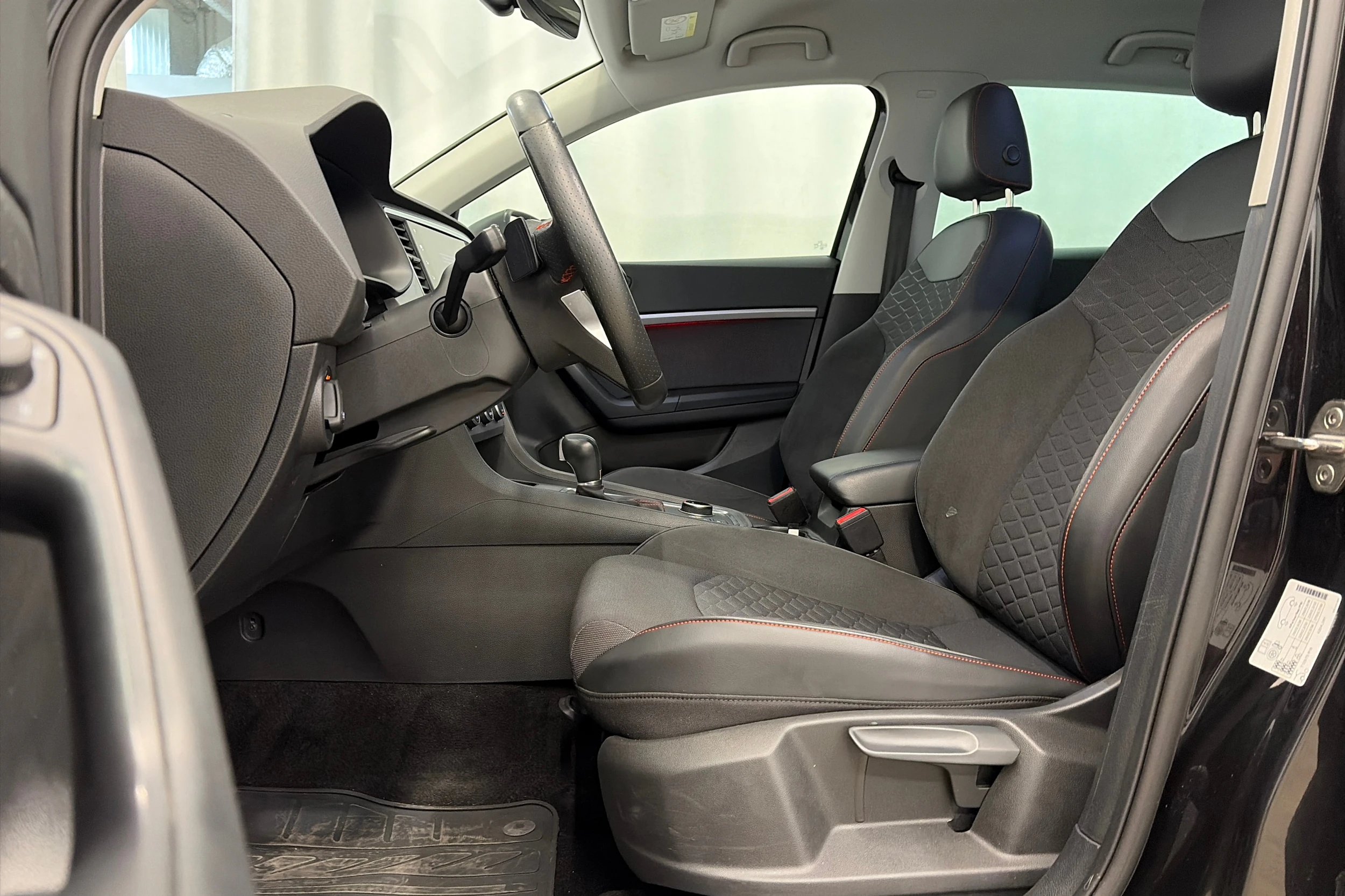 musta SEAT Ateca 2023 kuva 15.